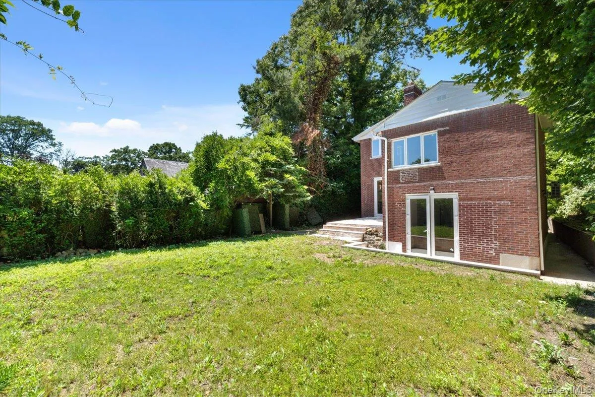 8549 Avon Street, New York, NY, 4 Bedrooms Bedrooms, 13 Rooms Rooms,4 BathroomsBathrooms,Residential,For Rent,Avon,0,1010898 8549 Avon Street, New York, NY, 4 Bedrooms Bedrooms, 13 Rooms Rooms,4 BathroomsBathrooms,Residential,For Rent,Avon,0,1010898