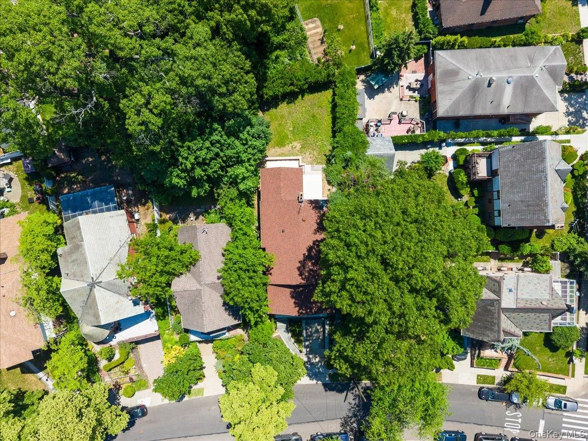 8549 Avon Street, New York, NY, 4 Bedrooms Bedrooms, 13 Rooms Rooms,4 BathroomsBathrooms,Residential,For Rent,Avon,0,1010898 8549 Avon Street, New York, NY, 4 Bedrooms Bedrooms, 13 Rooms Rooms,4 BathroomsBathrooms,Residential,For Rent,Avon,0,1010898