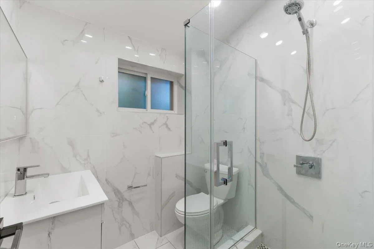 8549 Avon Street, New York, NY, 4 Bedrooms Bedrooms, 13 Rooms Rooms,4 BathroomsBathrooms,Residential,For Rent,Avon,0,1010898 8549 Avon Street, New York, NY, 4 Bedrooms Bedrooms, 13 Rooms Rooms,4 BathroomsBathrooms,Residential,For Rent,Avon,0,1010898