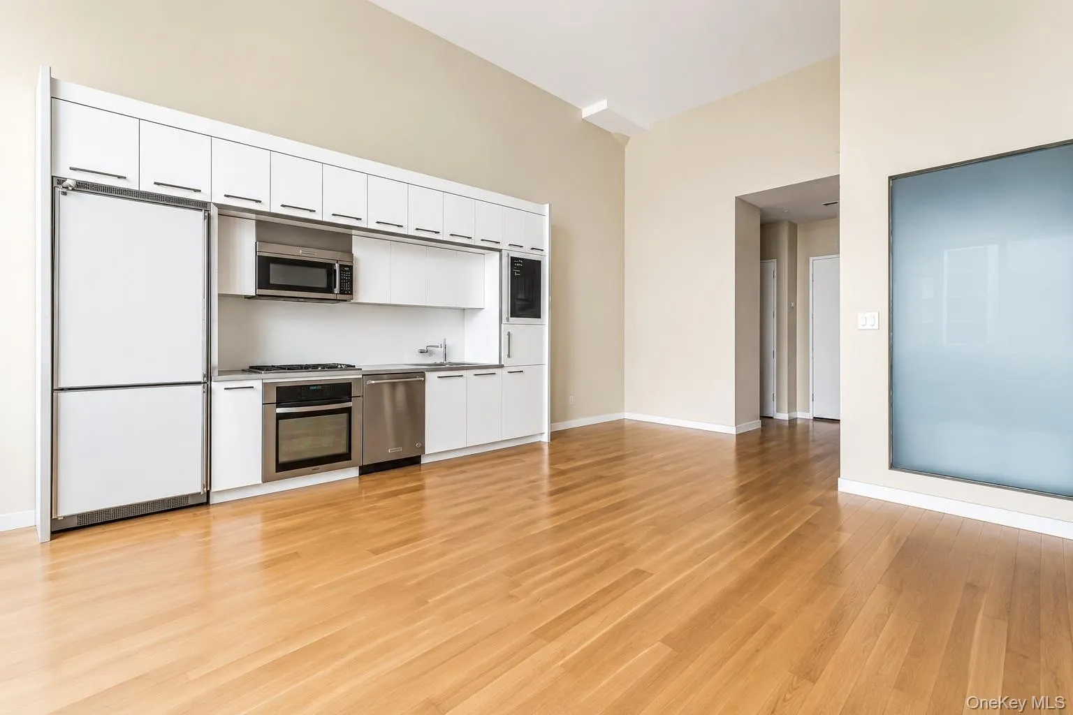2728 Thomson Avenue, New York, NY, 1 Bedroom Bedrooms, 3 Rooms Rooms,1 BathroomBathrooms,Residential Lease,For Rent,Thomson,0,1010906 2728 Thomson Avenue, New York, NY, 1 Bedroom Bedrooms, 3 Rooms Rooms,1 BathroomBathrooms,Residential Lease,For Rent,Thomson,0,1010906