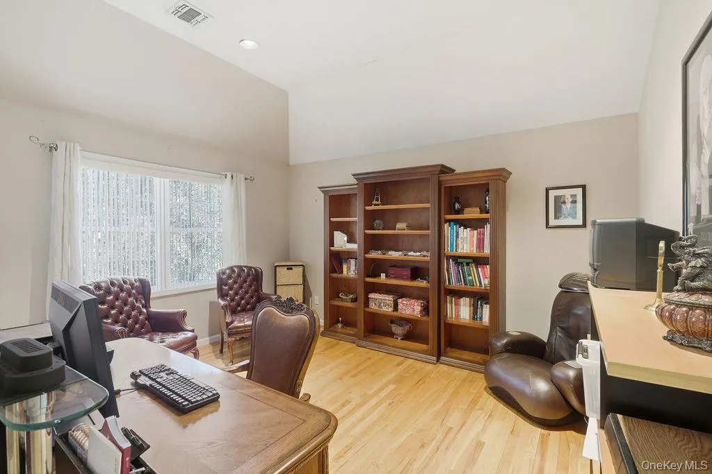 15 Boxwood Lane, Oyster Bay, NY, 4 Bedrooms Bedrooms, 8 Rooms Rooms,2 BathroomsBathrooms,Residential,For Rent,Boxwood,0,1010909 15 Boxwood Lane, Oyster Bay, NY, 4 Bedrooms Bedrooms, 8 Rooms Rooms,2 BathroomsBathrooms,Residential,For Rent,Boxwood,0,1010909