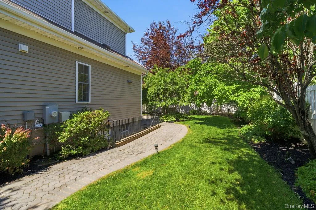 15 Boxwood Lane, Oyster Bay, NY, 4 Bedrooms Bedrooms, 8 Rooms Rooms,2 BathroomsBathrooms,Residential,For Rent,Boxwood,0,1010909 15 Boxwood Lane, Oyster Bay, NY, 4 Bedrooms Bedrooms, 8 Rooms Rooms,2 BathroomsBathrooms,Residential,For Rent,Boxwood,0,1010909