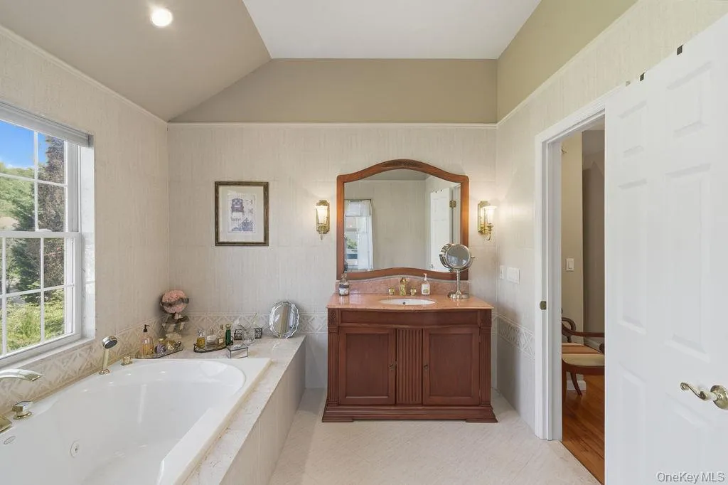 15 Boxwood Lane, Oyster Bay, NY, 4 Bedrooms Bedrooms, 8 Rooms Rooms,2 BathroomsBathrooms,Residential,For Rent,Boxwood,0,1010909 15 Boxwood Lane, Oyster Bay, NY, 4 Bedrooms Bedrooms, 8 Rooms Rooms,2 BathroomsBathrooms,Residential,For Rent,Boxwood,0,1010909