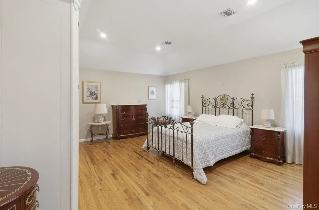 15 Boxwood Lane, Oyster Bay, NY, 4 Bedrooms Bedrooms, 8 Rooms Rooms,2 BathroomsBathrooms,Residential,For Rent,Boxwood,0,1010909 15 Boxwood Lane, Oyster Bay, NY, 4 Bedrooms Bedrooms, 8 Rooms Rooms,2 BathroomsBathrooms,Residential,For Rent,Boxwood,0,1010909