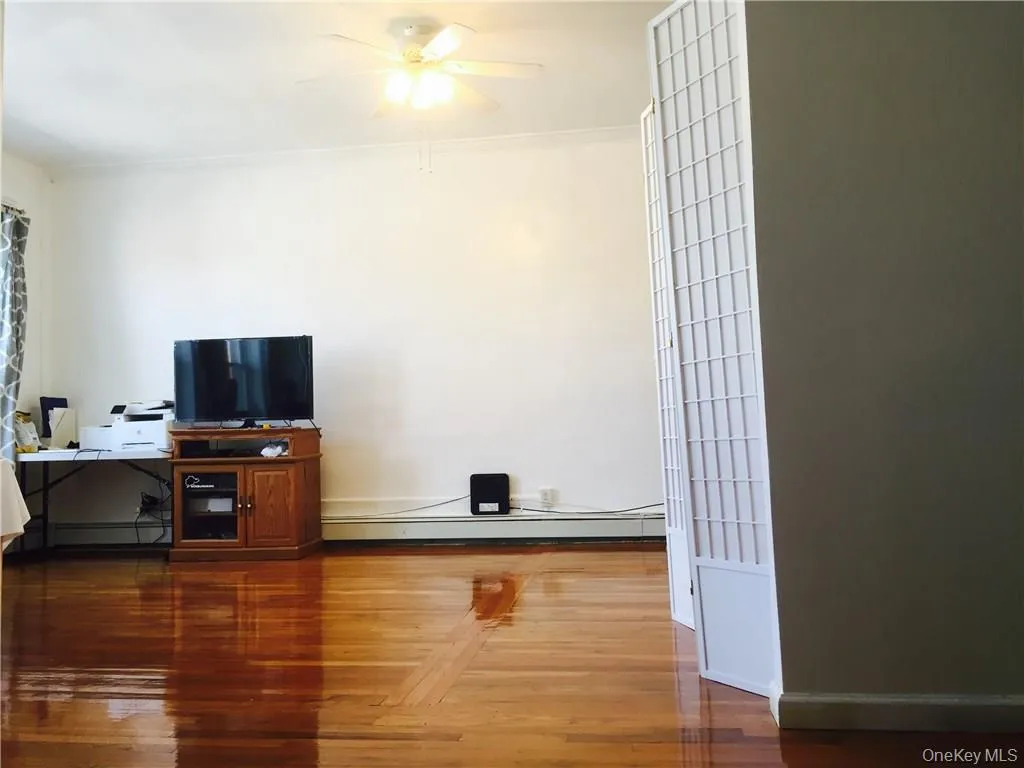 6-8 Main Street, Middletown, NY, 2 Bedrooms Bedrooms, 5 Rooms Rooms,1 BathroomBathrooms,Residential Lease,For Rent,Main,0,1010910 6-8 Main Street, Middletown, NY, 2 Bedrooms Bedrooms, 5 Rooms Rooms,1 BathroomBathrooms,Residential Lease,For Rent,Main,0,1010910
