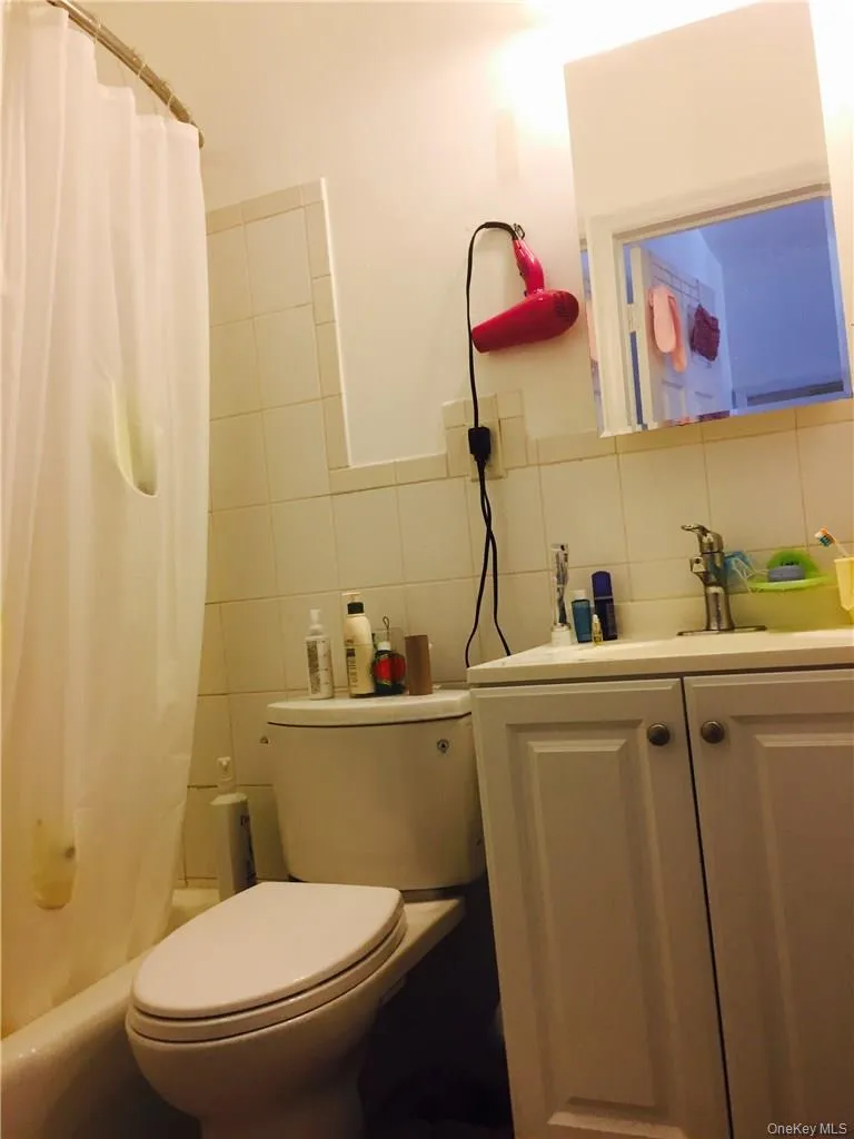 6-8 Main Street, Middletown, NY, 2 Bedrooms Bedrooms, 5 Rooms Rooms,1 BathroomBathrooms,Residential Lease,For Rent,Main,0,1010910 6-8 Main Street, Middletown, NY, 2 Bedrooms Bedrooms, 5 Rooms Rooms,1 BathroomBathrooms,Residential Lease,For Rent,Main,0,1010910