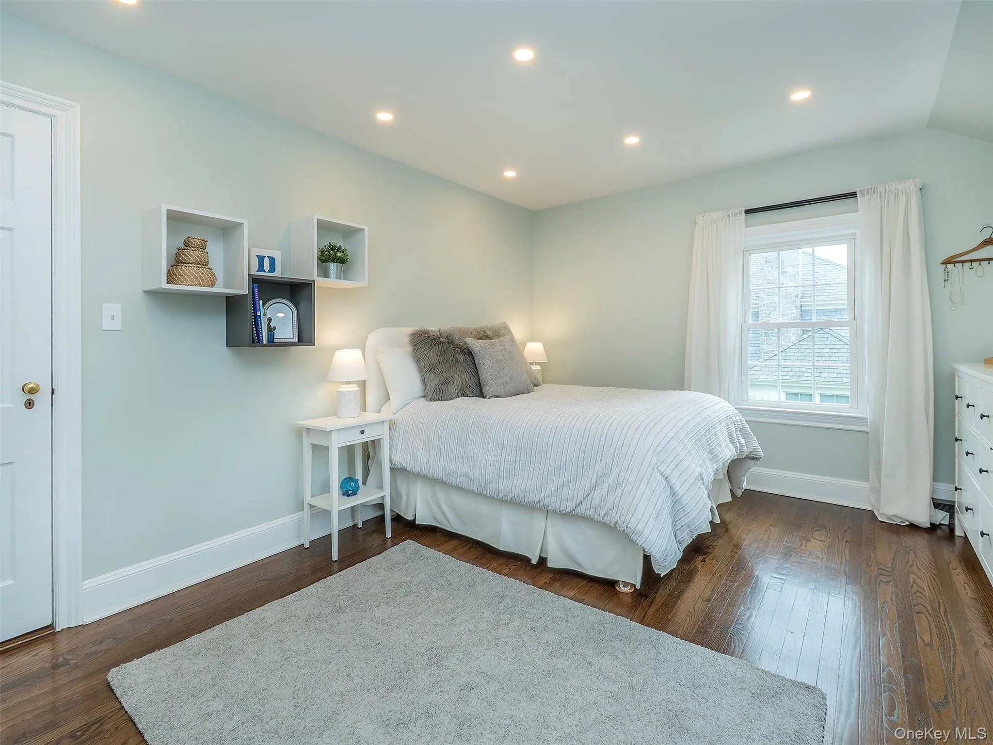 107 Dogwood Lane, North Hempstead, NY, 3 Bedrooms Bedrooms, 7 Rooms Rooms,2 BathroomsBathrooms,Residential,For Rent,Dogwood,0,1010915 107 Dogwood Lane, North Hempstead, NY, 3 Bedrooms Bedrooms, 7 Rooms Rooms,2 BathroomsBathrooms,Residential,For Rent,Dogwood,0,1010915