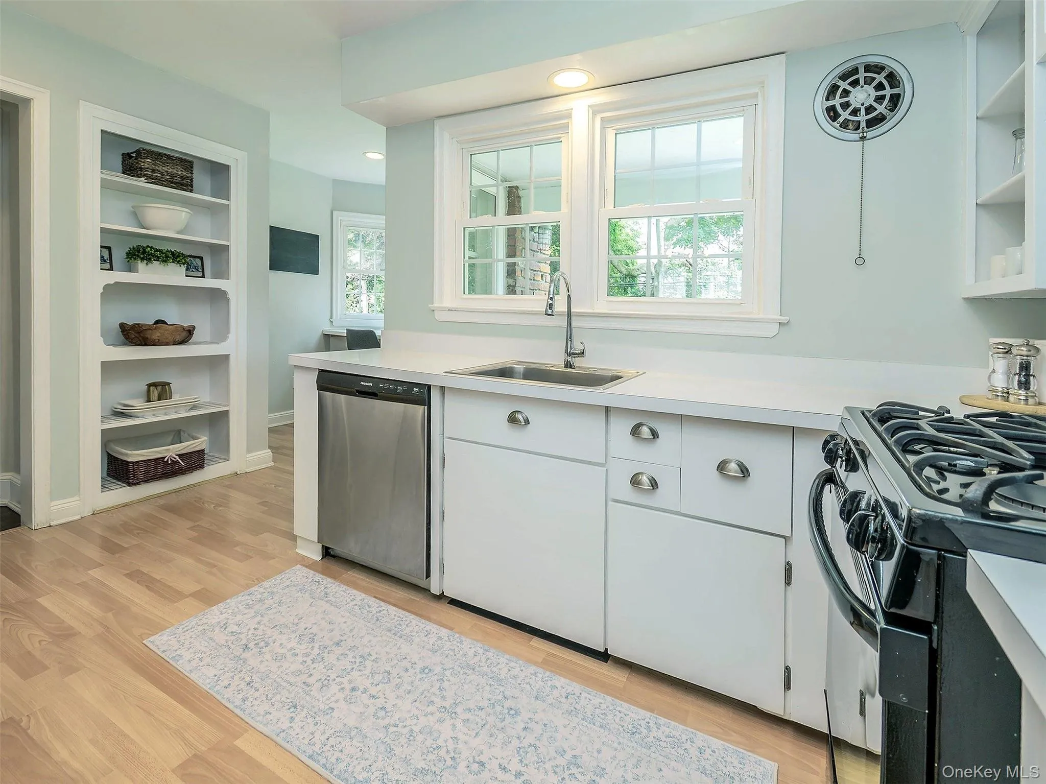 107 Dogwood Lane, North Hempstead, NY, 3 Bedrooms Bedrooms, 7 Rooms Rooms,2 BathroomsBathrooms,Residential,For Rent,Dogwood,0,1010915 107 Dogwood Lane, North Hempstead, NY, 3 Bedrooms Bedrooms, 7 Rooms Rooms,2 BathroomsBathrooms,Residential,For Rent,Dogwood,0,1010915