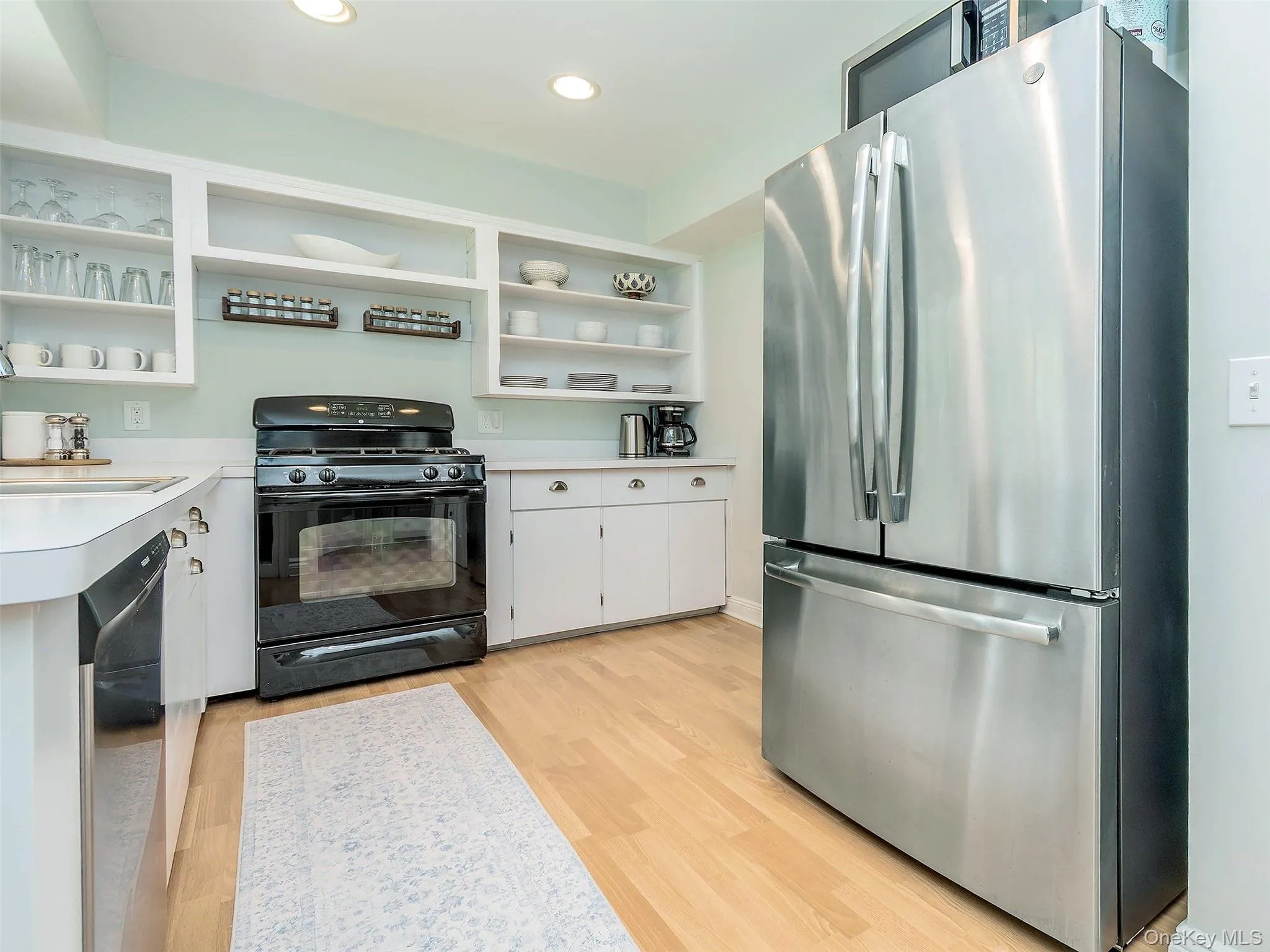 107 Dogwood Lane, North Hempstead, NY, 3 Bedrooms Bedrooms, 7 Rooms Rooms,2 BathroomsBathrooms,Residential,For Rent,Dogwood,0,1010915 107 Dogwood Lane, North Hempstead, NY, 3 Bedrooms Bedrooms, 7 Rooms Rooms,2 BathroomsBathrooms,Residential,For Rent,Dogwood,0,1010915