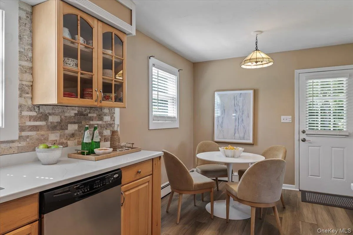 88 Orienta Avenue, Brookhaven, NY, 4 Bedrooms Bedrooms, 6 Rooms Rooms,4 BathroomsBathrooms,Residential,For Rent,Orienta,0,1010920 88 Orienta Avenue, Brookhaven, NY, 4 Bedrooms Bedrooms, 6 Rooms Rooms,4 BathroomsBathrooms,Residential,For Rent,Orienta,0,1010920