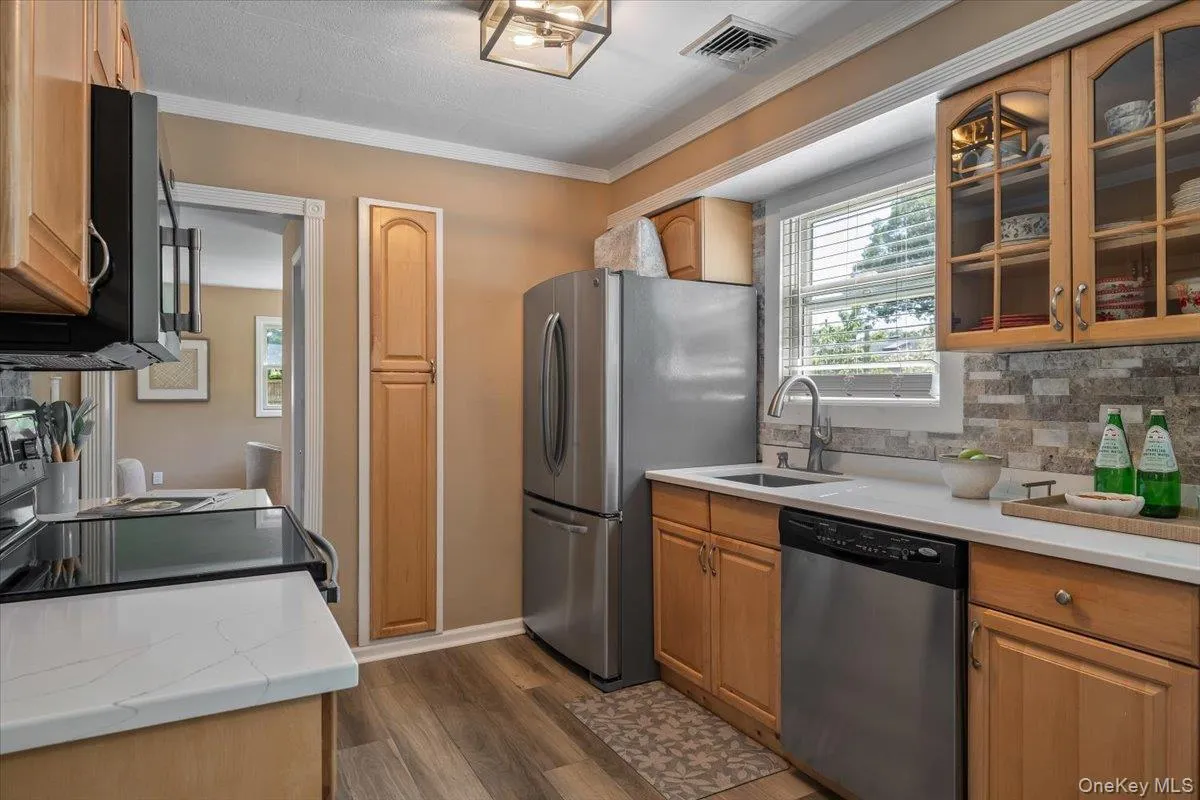 88 Orienta Avenue, Brookhaven, NY, 4 Bedrooms Bedrooms, 6 Rooms Rooms,4 BathroomsBathrooms,Residential,For Rent,Orienta,0,1010920 88 Orienta Avenue, Brookhaven, NY, 4 Bedrooms Bedrooms, 6 Rooms Rooms,4 BathroomsBathrooms,Residential,For Rent,Orienta,0,1010920