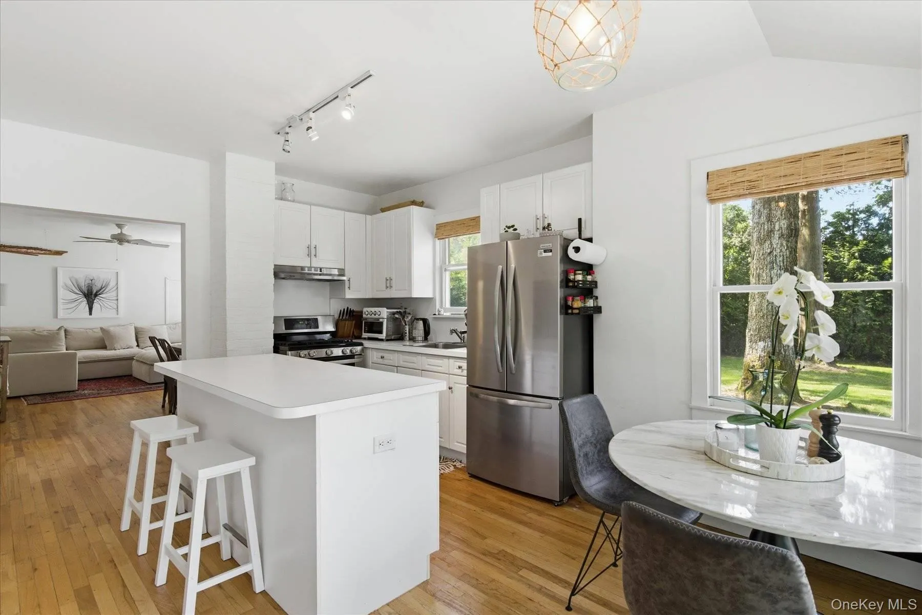 255 Sunset Avenue, Southampton, NY, 4 Bedrooms Bedrooms, 6 Rooms Rooms,2 BathroomsBathrooms,Residential Lease,For Rent,Sunset,0,1010923 255 Sunset Avenue, Southampton, NY, 4 Bedrooms Bedrooms, 6 Rooms Rooms,2 BathroomsBathrooms,Residential Lease,For Rent,Sunset,0,1010923