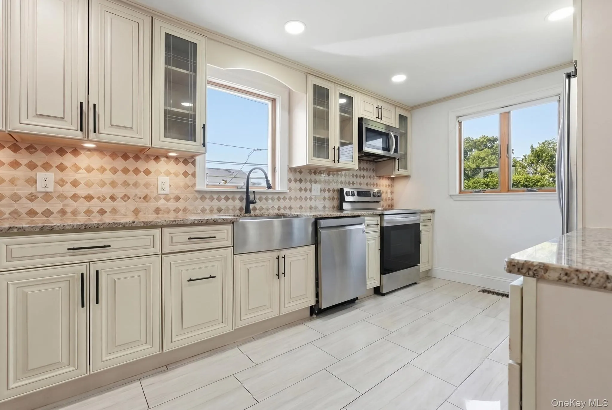 2151 Stewart Avenue, Hempstead, NY, 5 Bedrooms Bedrooms, 10 Rooms Rooms,4 BathroomsBathrooms,Residential,For Rent,Stewart,0,1010924 2151 Stewart Avenue, Hempstead, NY, 5 Bedrooms Bedrooms, 10 Rooms Rooms,4 BathroomsBathrooms,Residential,For Rent,Stewart,0,1010924