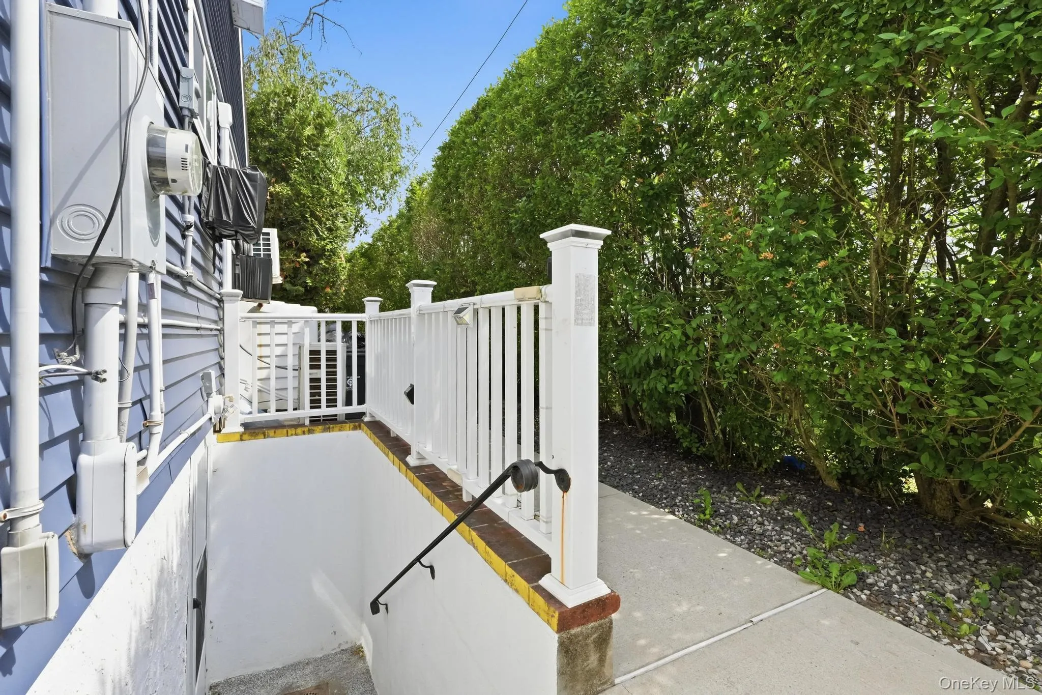 2151 Stewart Avenue, Hempstead, NY, 5 Bedrooms Bedrooms, 10 Rooms Rooms,4 BathroomsBathrooms,Residential,For Rent,Stewart,0,1010924 2151 Stewart Avenue, Hempstead, NY, 5 Bedrooms Bedrooms, 10 Rooms Rooms,4 BathroomsBathrooms,Residential,For Rent,Stewart,0,1010924