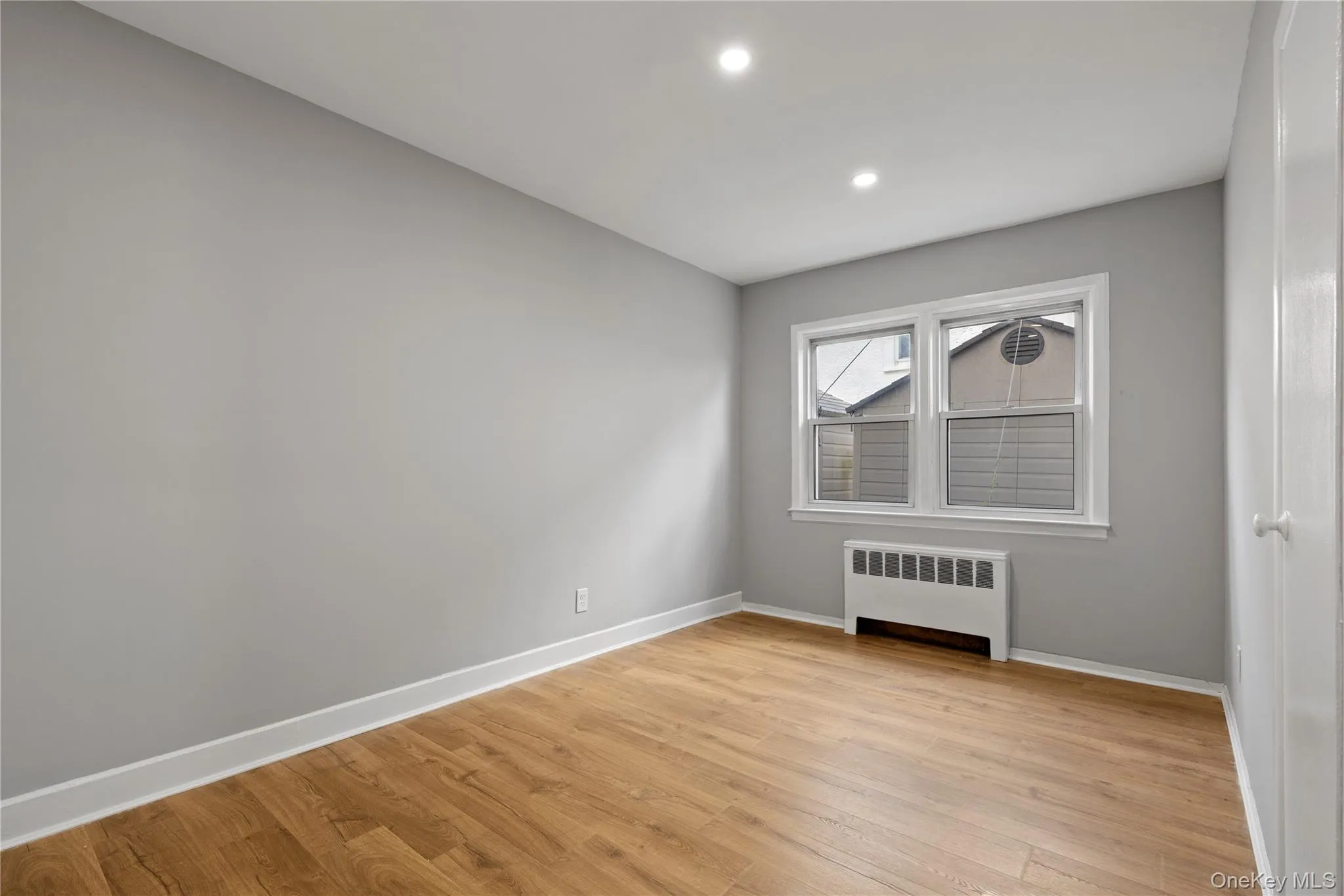 725 Broadway, Long Beach, NY, 2 Bedrooms Bedrooms, 4 Rooms Rooms,1 BathroomBathrooms,Residential Lease,For Rent,Broadway,0,1010927 725 Broadway, Long Beach, NY, 2 Bedrooms Bedrooms, 4 Rooms Rooms,1 BathroomBathrooms,Residential Lease,For Rent,Broadway,0,1010927