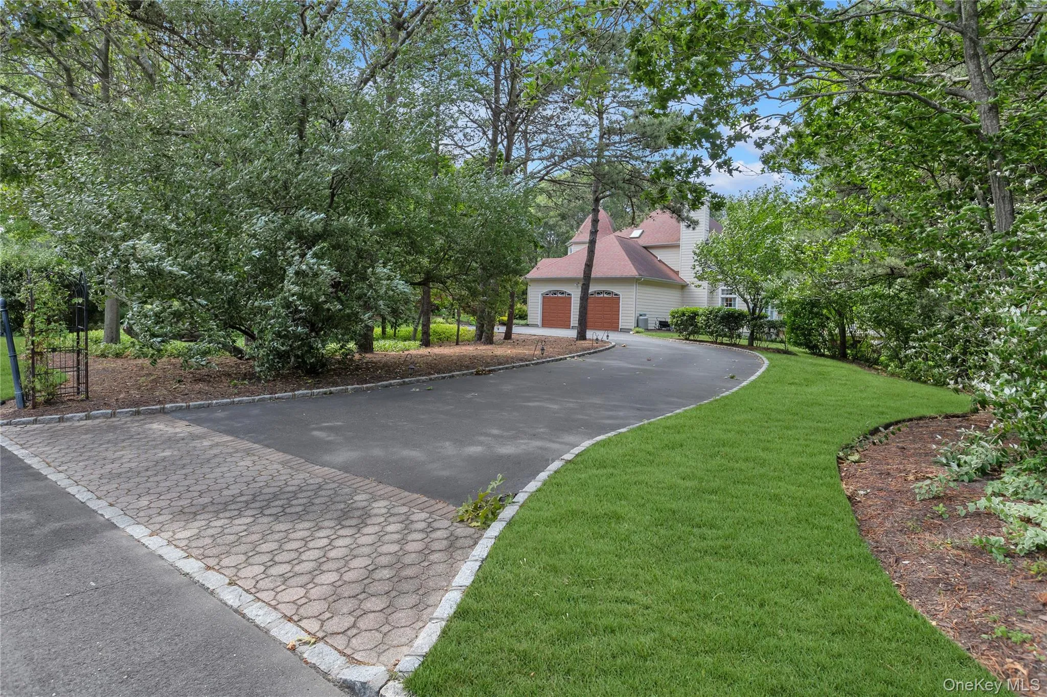 216 Landing Lane, Riverhead, NY, 3 Bedrooms Bedrooms, 8 Rooms Rooms,3 BathroomsBathrooms,Residential,For Rent,Landing,0,1010933 216 Landing Lane, Riverhead, NY, 3 Bedrooms Bedrooms, 8 Rooms Rooms,3 BathroomsBathrooms,Residential,For Rent,Landing,0,1010933