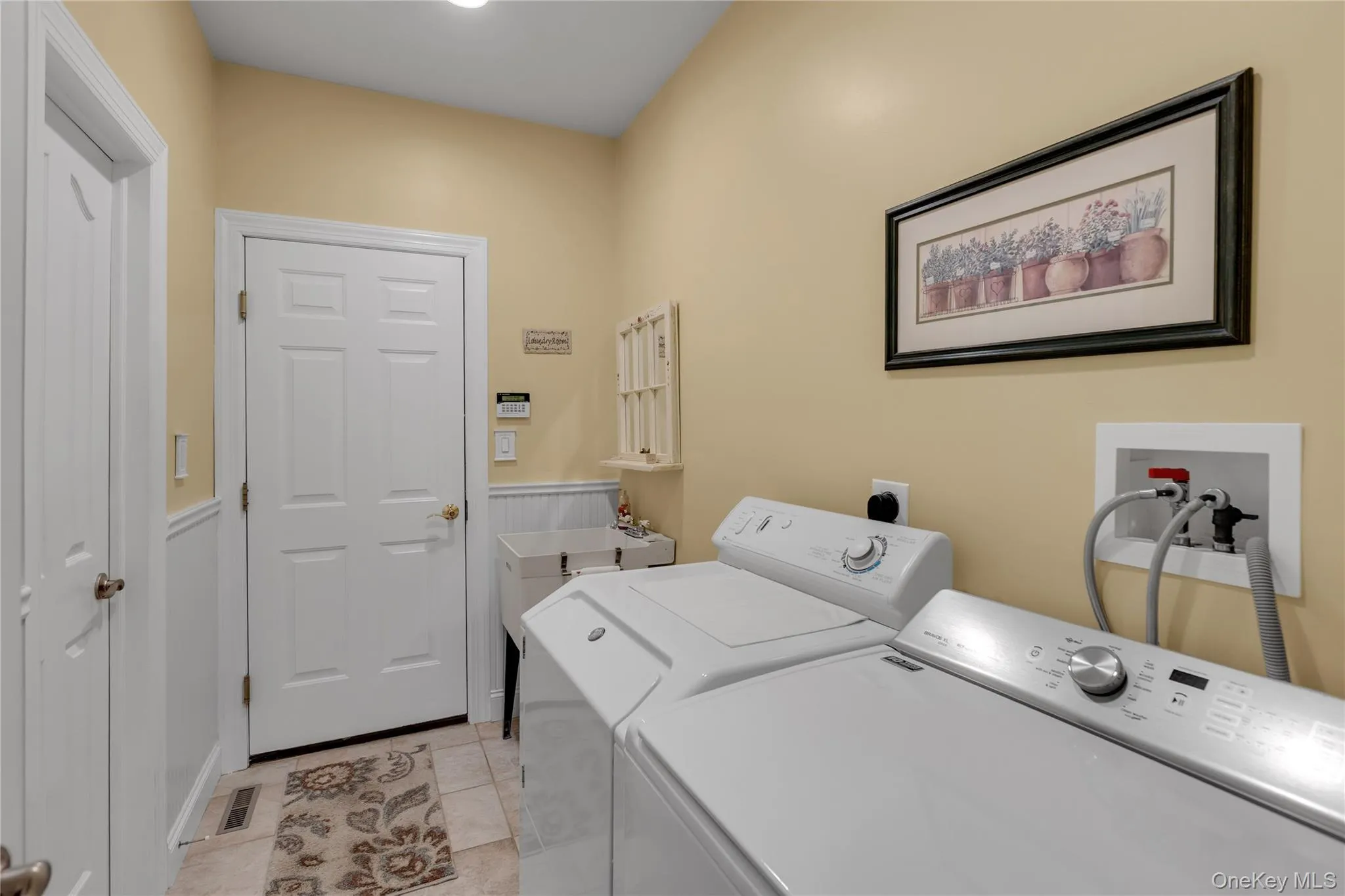 216 Landing Lane, Riverhead, NY, 3 Bedrooms Bedrooms, 8 Rooms Rooms,3 BathroomsBathrooms,Residential,For Rent,Landing,0,1010933 216 Landing Lane, Riverhead, NY, 3 Bedrooms Bedrooms, 8 Rooms Rooms,3 BathroomsBathrooms,Residential,For Rent,Landing,0,1010933