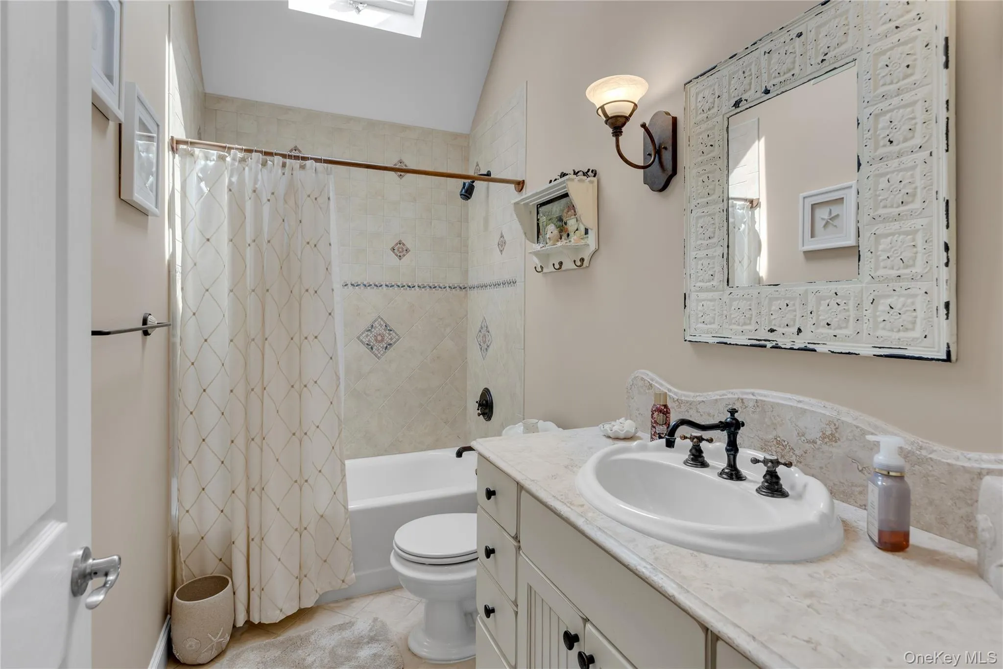 216 Landing Lane, Riverhead, NY, 3 Bedrooms Bedrooms, 8 Rooms Rooms,3 BathroomsBathrooms,Residential,For Rent,Landing,0,1010933 216 Landing Lane, Riverhead, NY, 3 Bedrooms Bedrooms, 8 Rooms Rooms,3 BathroomsBathrooms,Residential,For Rent,Landing,0,1010933
