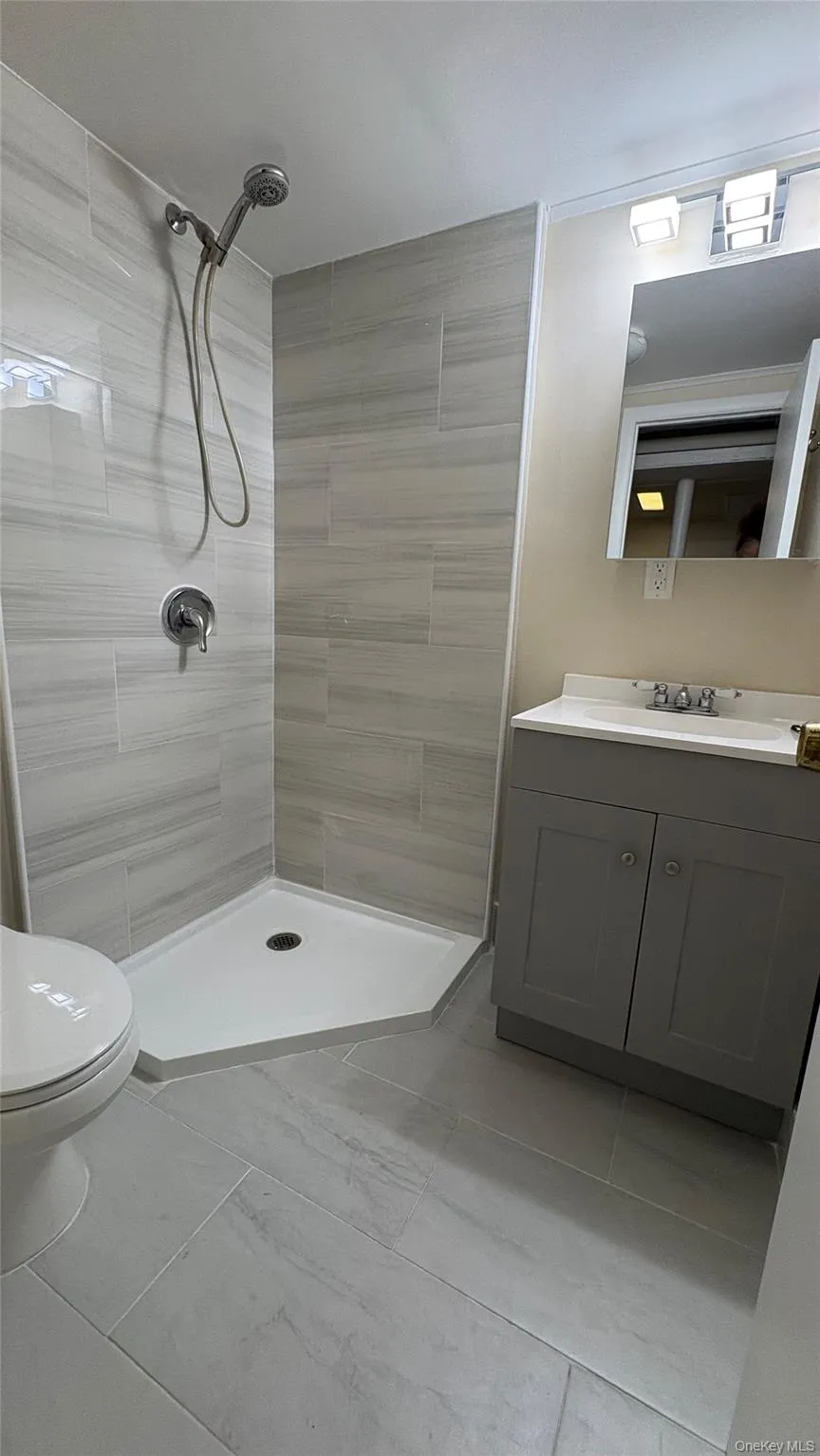6240 Cromwell Crescent, New York, NY, 4 Bedrooms Bedrooms, 9 Rooms Rooms,2 BathroomsBathrooms,Residential,For Rent,Cromwell,0,1010936 6240 Cromwell Crescent, New York, NY, 4 Bedrooms Bedrooms, 9 Rooms Rooms,2 BathroomsBathrooms,Residential,For Rent,Cromwell,0,1010936