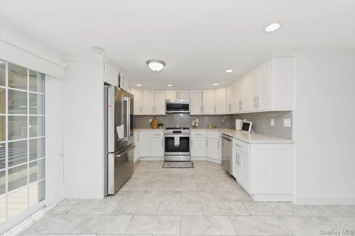 10 Rutgers Road, Brookhaven, NY, 4 Bedrooms Bedrooms, 8 Rooms Rooms,1 BathroomBathrooms,Residential,For Rent,Rutgers,0,1010939 10 Rutgers Road, Brookhaven, NY, 4 Bedrooms Bedrooms, 8 Rooms Rooms,1 BathroomBathrooms,Residential,For Rent,Rutgers,0,1010939
