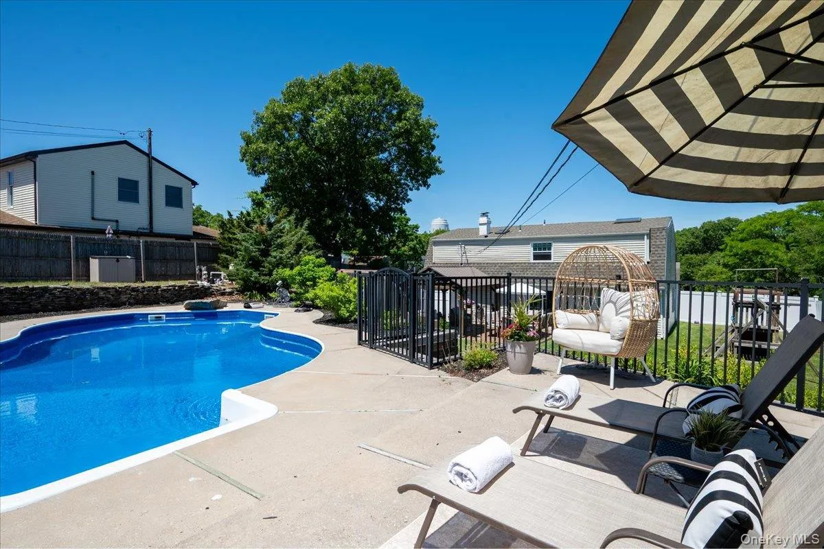 10 Rutgers Road, Brookhaven, NY, 4 Bedrooms Bedrooms, 8 Rooms Rooms,1 BathroomBathrooms,Residential,For Rent,Rutgers,0,1010939 10 Rutgers Road, Brookhaven, NY, 4 Bedrooms Bedrooms, 8 Rooms Rooms,1 BathroomBathrooms,Residential,For Rent,Rutgers,0,1010939