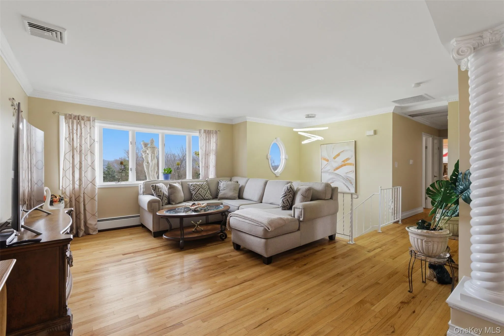 4 Westend Drive, Woodbury, NY, 4 Bedrooms Bedrooms, 8 Rooms Rooms,2 BathroomsBathrooms,Residential,For Rent,Westend,0,1010950 4 Westend Drive, Woodbury, NY, 4 Bedrooms Bedrooms, 8 Rooms Rooms,2 BathroomsBathrooms,Residential,For Rent,Westend,0,1010950