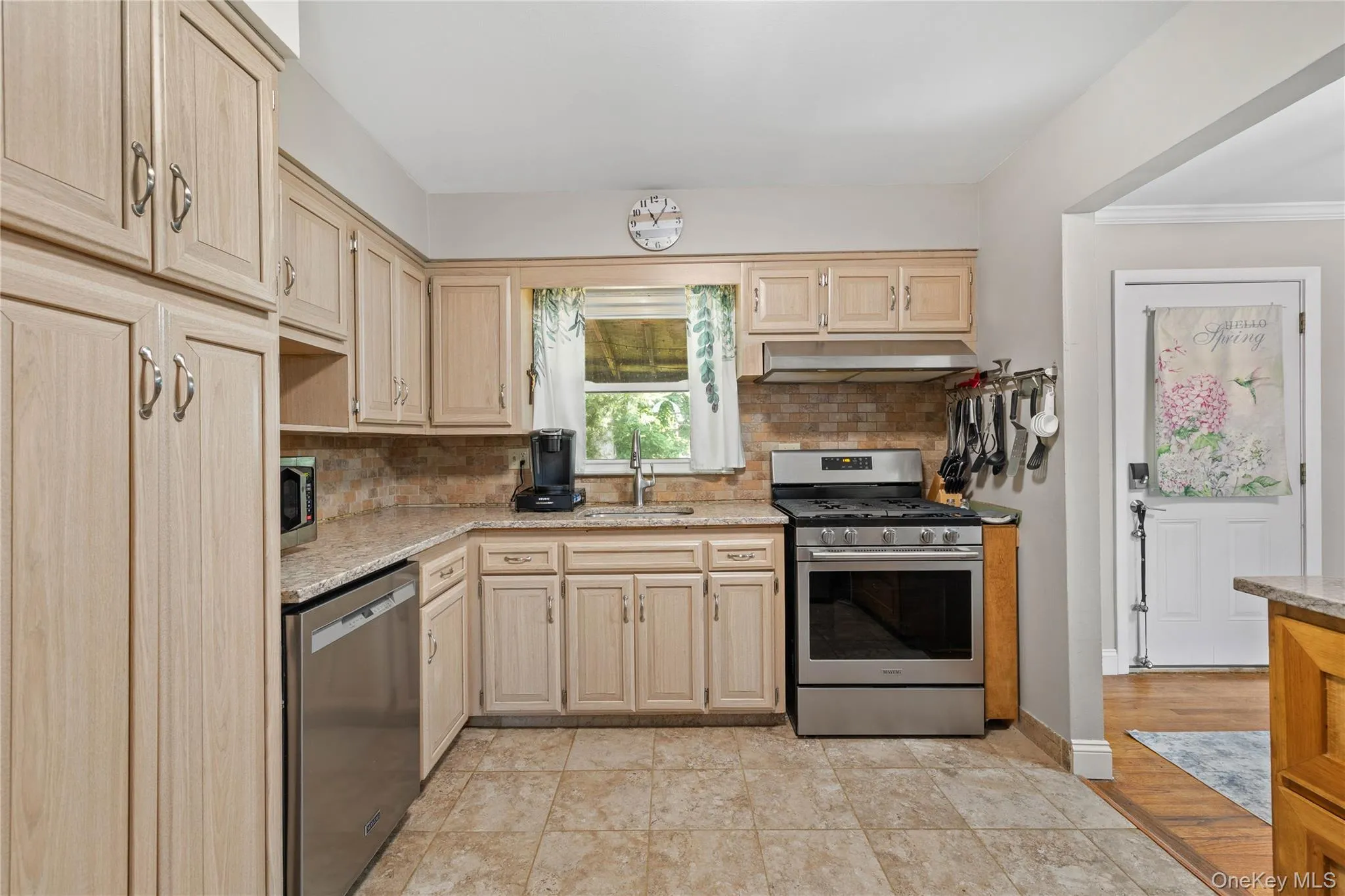 24 Maplewood Boulevard, Ramapo, NY, 3 Bedrooms Bedrooms, 6 Rooms Rooms,2 BathroomsBathrooms,Residential,For Rent,Maplewood,0,1010953 24 Maplewood Boulevard, Ramapo, NY, 3 Bedrooms Bedrooms, 6 Rooms Rooms,2 BathroomsBathrooms,Residential,For Rent,Maplewood,0,1010953