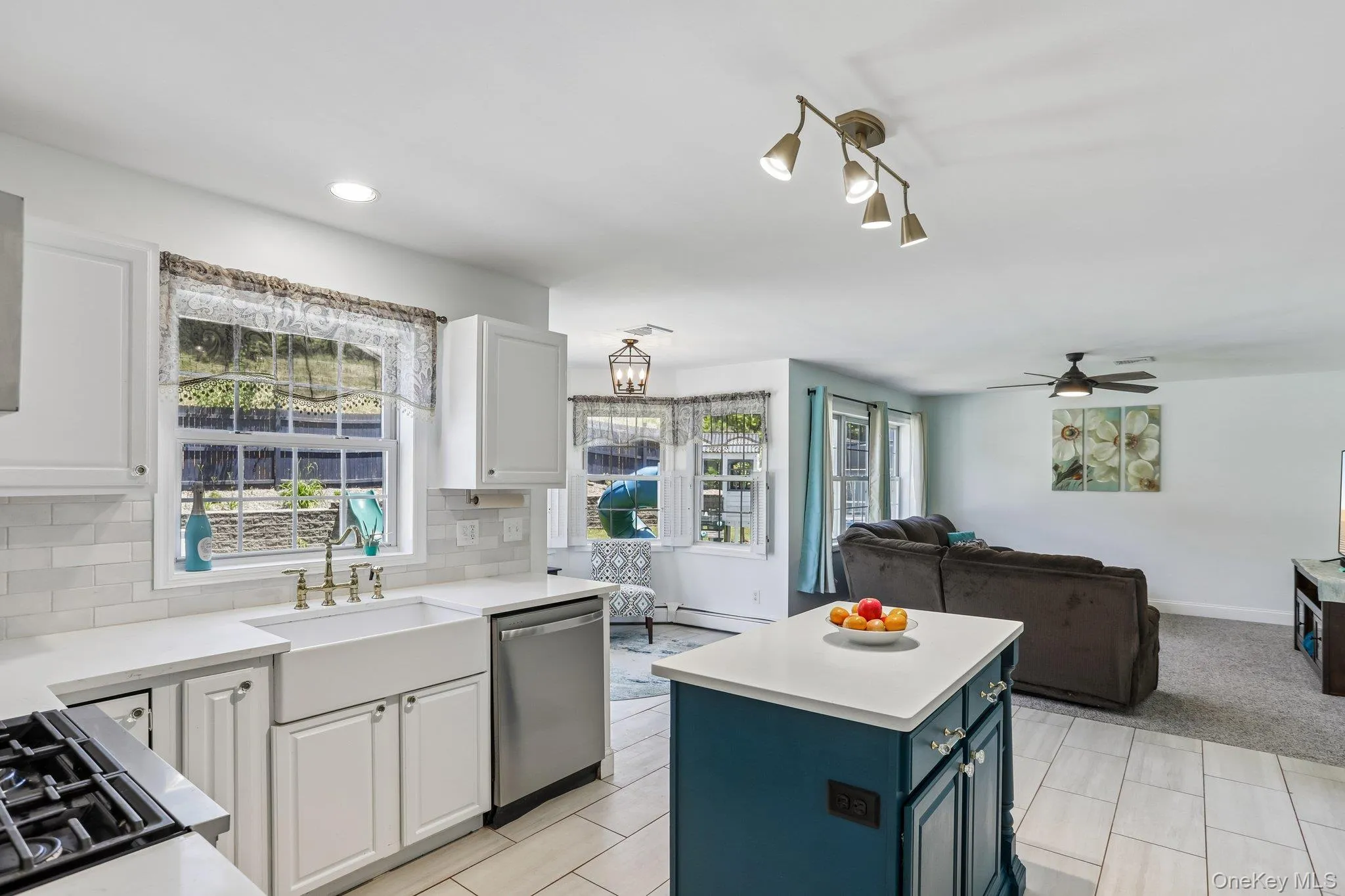 Offering a farm sink, stainless steel appliances. Offering a farm sink, stainless steel appliances.