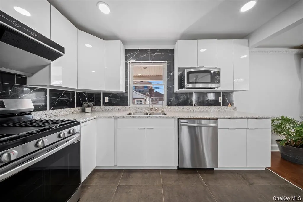 79-31 Langdale Street, New York, NY, 5 Bedrooms Bedrooms, 11 Rooms Rooms,3 BathroomsBathrooms,Residential,For Rent,Langdale,0,1010960 79-31 Langdale Street, New York, NY, 5 Bedrooms Bedrooms, 11 Rooms Rooms,3 BathroomsBathrooms,Residential,For Rent,Langdale,0,1010960
