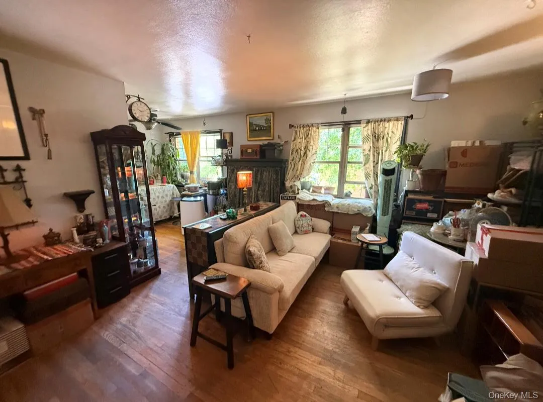 1003 Barclay Manor, Newburgh (town), NY, 2 Bedrooms Bedrooms, 4 Rooms Rooms,1 BathroomBathrooms,Residential,For Rent,Barclay,0,1010965 1003 Barclay Manor, Newburgh (town), NY, 2 Bedrooms Bedrooms, 4 Rooms Rooms,1 BathroomBathrooms,Residential,For Rent,Barclay,0,1010965