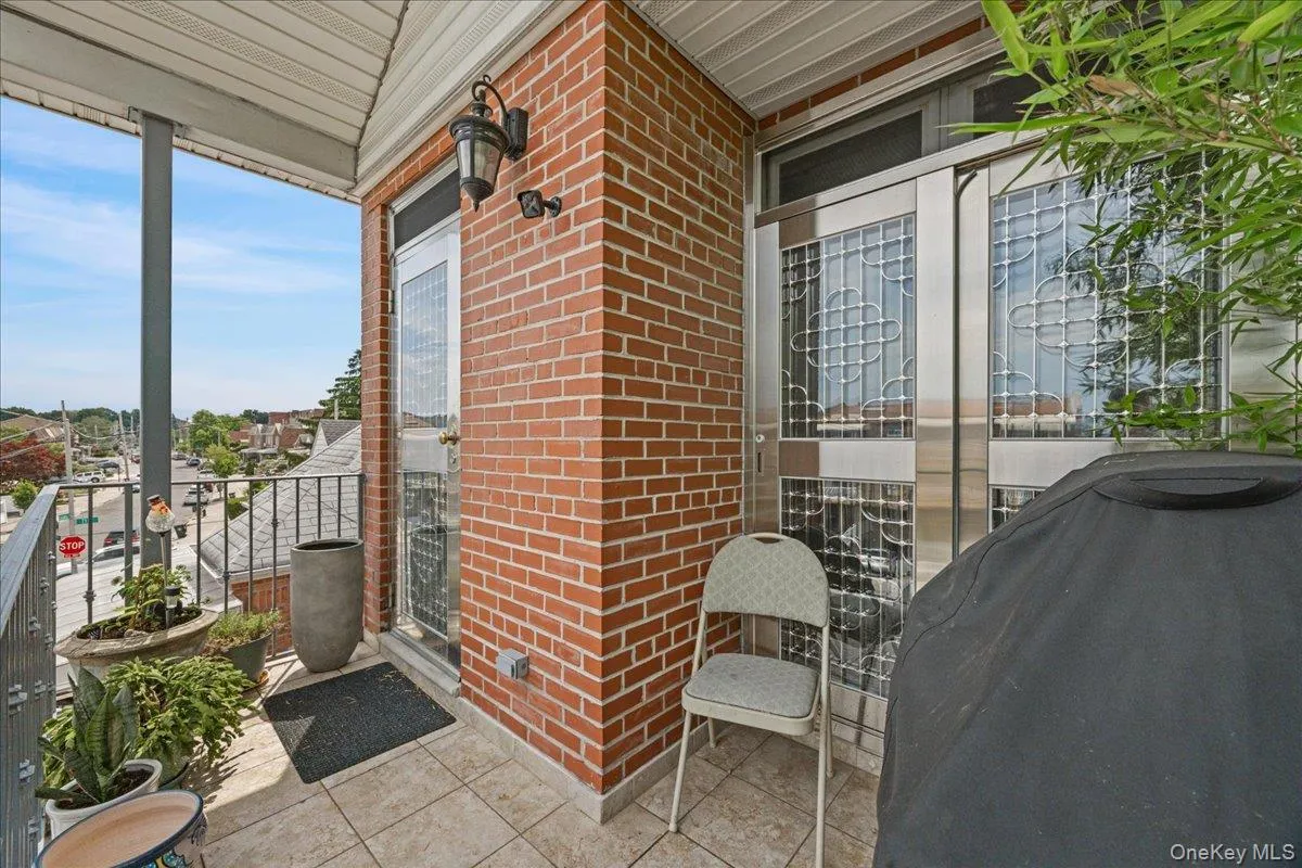70-18 Calamus Avenue, New York, NY, 2 Bedrooms Bedrooms, 4 Rooms Rooms,1 BathroomBathrooms,Residential Lease,For Rent,Calamus,0,1010970 70-18 Calamus Avenue, New York, NY, 2 Bedrooms Bedrooms, 4 Rooms Rooms,1 BathroomBathrooms,Residential Lease,For Rent,Calamus,0,1010970