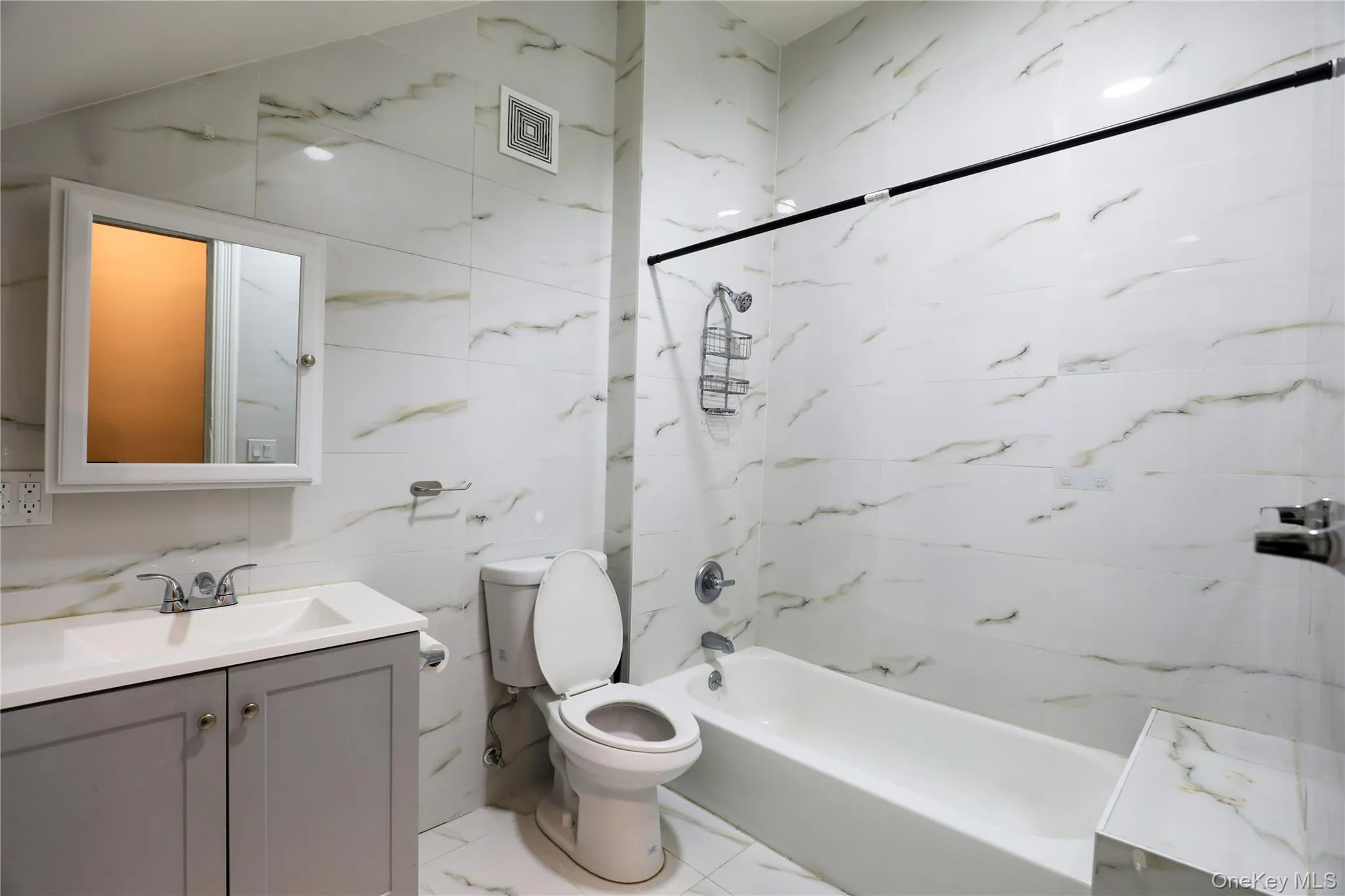 87 Green Street, Kingston, NY, 2 Bedrooms Bedrooms, 4 Rooms Rooms,1 BathroomBathrooms,Residential Lease,For Rent,Green,0,1010984 87 Green Street, Kingston, NY, 2 Bedrooms Bedrooms, 4 Rooms Rooms,1 BathroomBathrooms,Residential Lease,For Rent,Green,0,1010984