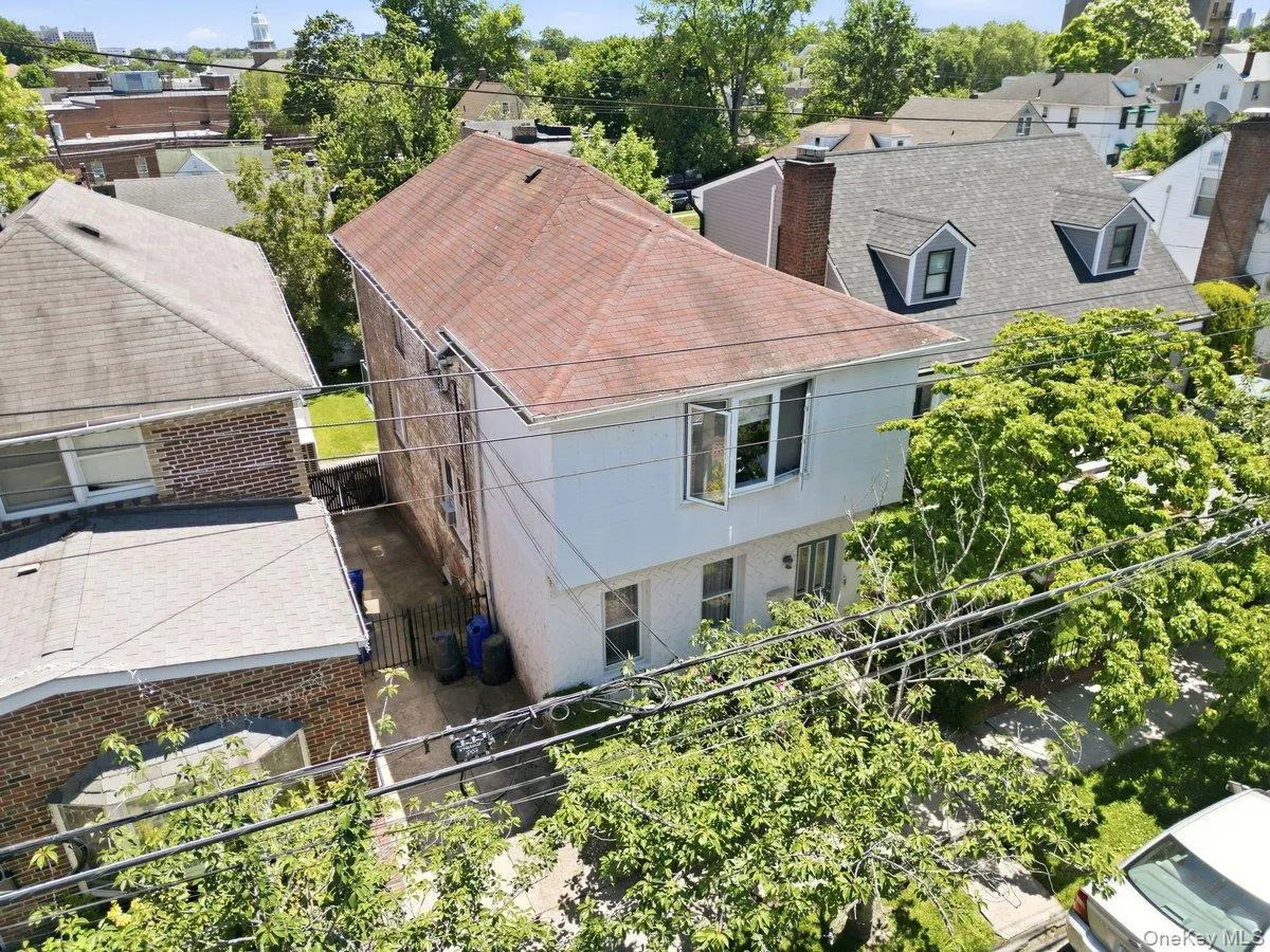 126 Glover Avenue, Yonkers, NY, 3 Bedrooms Bedrooms, 10 Rooms Rooms,2 BathroomsBathrooms,Residential,For Rent,Glover,0,1010987 126 Glover Avenue, Yonkers, NY, 3 Bedrooms Bedrooms, 10 Rooms Rooms,2 BathroomsBathrooms,Residential,For Rent,Glover,0,1010987