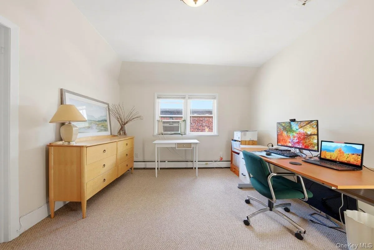 126 Glover Avenue, Yonkers, NY, 3 Bedrooms Bedrooms, 10 Rooms Rooms,2 BathroomsBathrooms,Residential,For Rent,Glover,0,1010987 126 Glover Avenue, Yonkers, NY, 3 Bedrooms Bedrooms, 10 Rooms Rooms,2 BathroomsBathrooms,Residential,For Rent,Glover,0,1010987