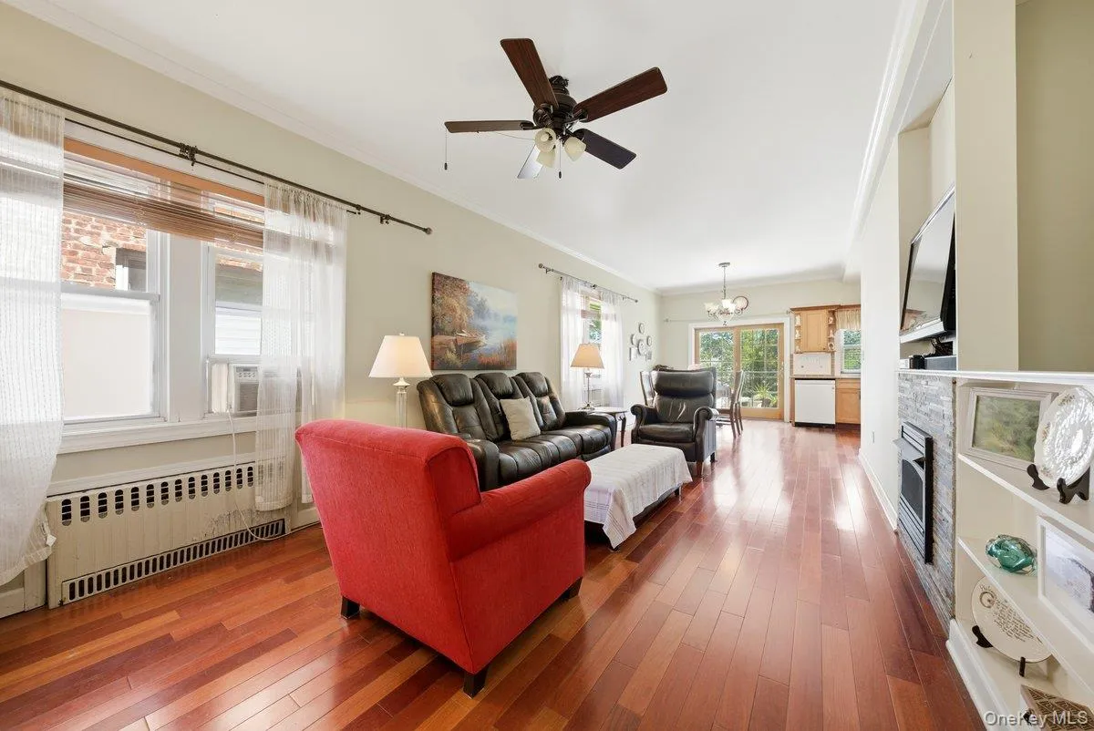 126 Glover Avenue, Yonkers, NY, 3 Bedrooms Bedrooms, 10 Rooms Rooms,2 BathroomsBathrooms,Residential,For Rent,Glover,0,1010987 126 Glover Avenue, Yonkers, NY, 3 Bedrooms Bedrooms, 10 Rooms Rooms,2 BathroomsBathrooms,Residential,For Rent,Glover,0,1010987
