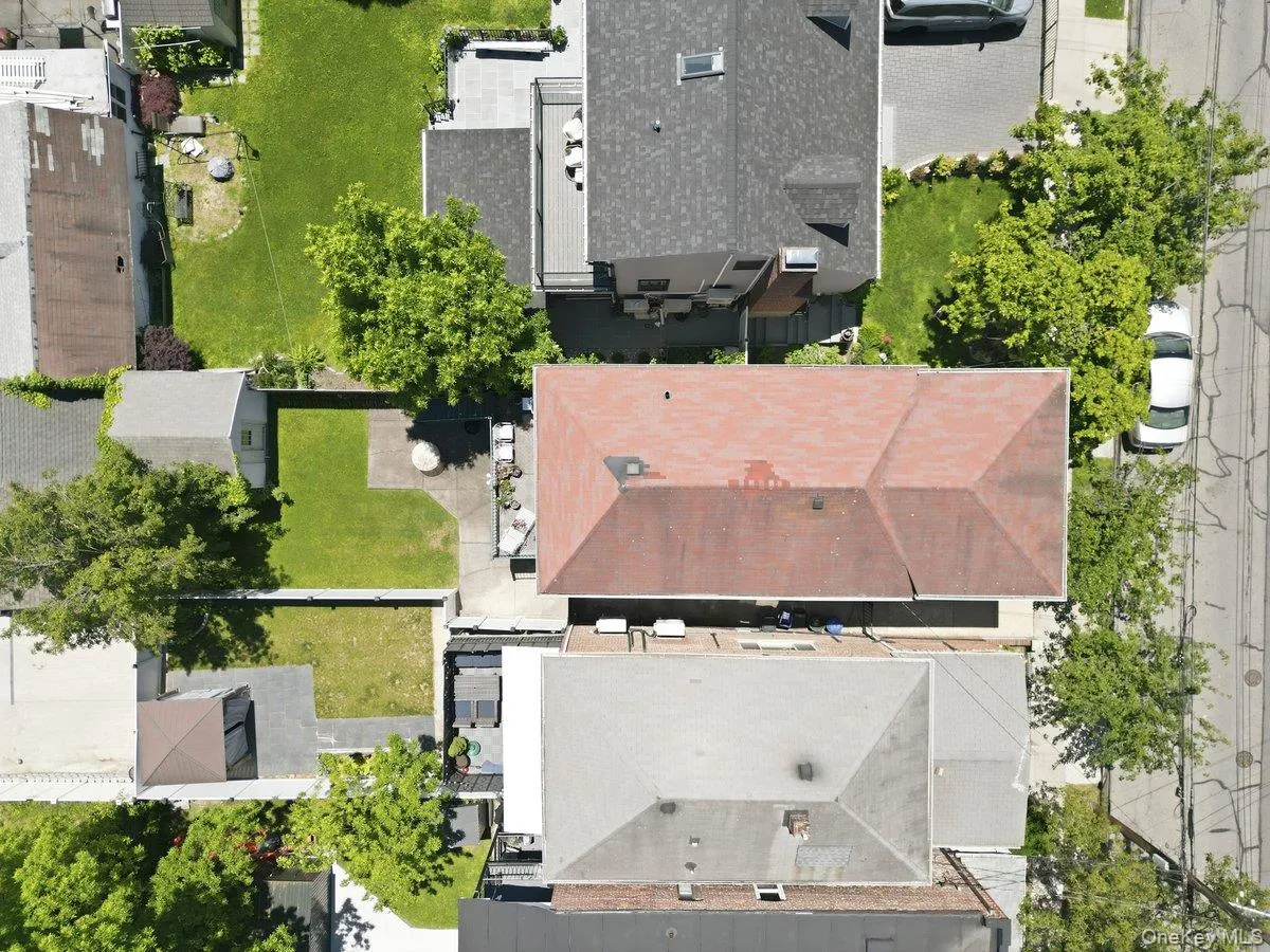 126 Glover Avenue, Yonkers, NY, 3 Bedrooms Bedrooms, 10 Rooms Rooms,2 BathroomsBathrooms,Residential,For Rent,Glover,0,1010987 126 Glover Avenue, Yonkers, NY, 3 Bedrooms Bedrooms, 10 Rooms Rooms,2 BathroomsBathrooms,Residential,For Rent,Glover,0,1010987