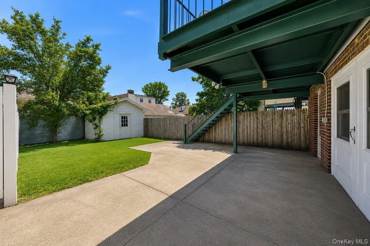 126 Glover Avenue, Yonkers, NY, 3 Bedrooms Bedrooms, 10 Rooms Rooms,2 BathroomsBathrooms,Residential,For Rent,Glover,0,1010987 126 Glover Avenue, Yonkers, NY, 3 Bedrooms Bedrooms, 10 Rooms Rooms,2 BathroomsBathrooms,Residential,For Rent,Glover,0,1010987