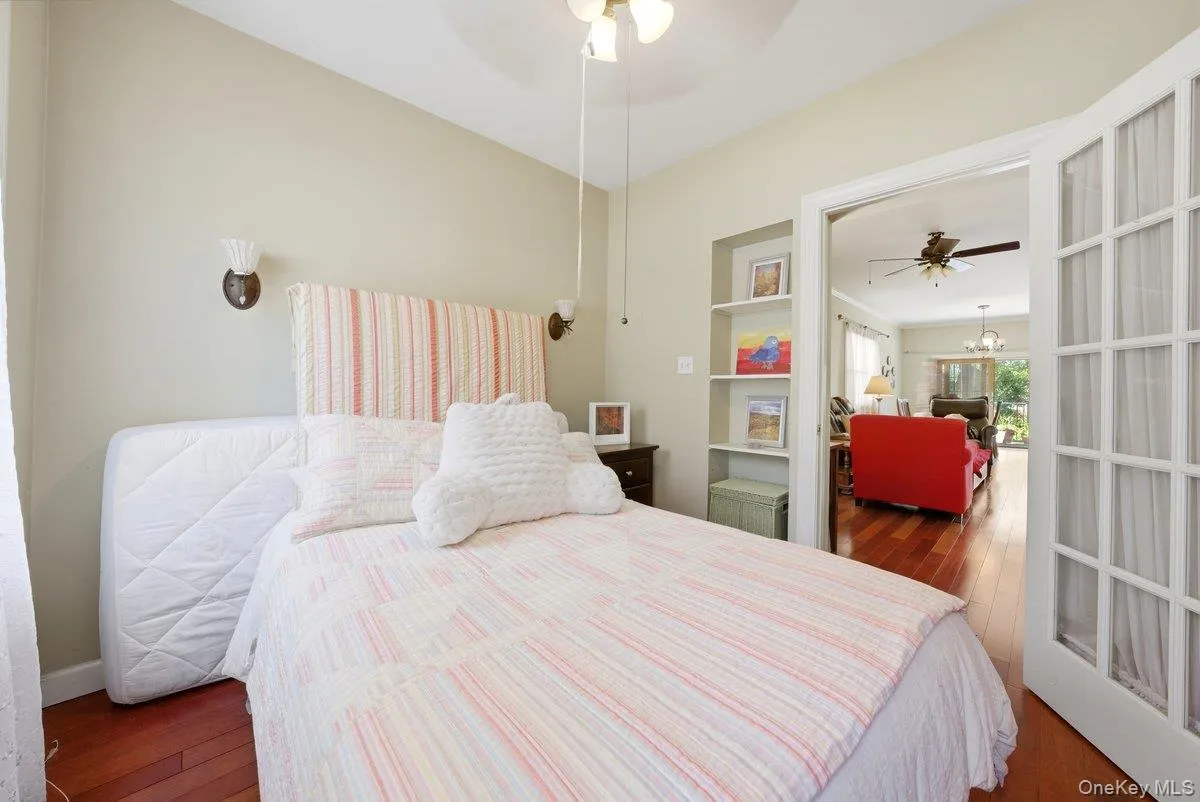 126 Glover Avenue, Yonkers, NY, 3 Bedrooms Bedrooms, 10 Rooms Rooms,2 BathroomsBathrooms,Residential,For Rent,Glover,0,1010987 126 Glover Avenue, Yonkers, NY, 3 Bedrooms Bedrooms, 10 Rooms Rooms,2 BathroomsBathrooms,Residential,For Rent,Glover,0,1010987