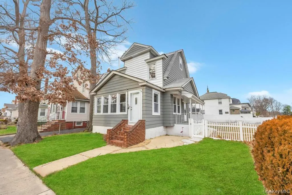 17 Sapir Street, Hempstead, NY, 3 Bedrooms Bedrooms, 8 Rooms Rooms,3 BathroomsBathrooms,Residential,For Rent,Sapir,0,1010988 17 Sapir Street, Hempstead, NY, 3 Bedrooms Bedrooms, 8 Rooms Rooms,3 BathroomsBathrooms,Residential,For Rent,Sapir,0,1010988
