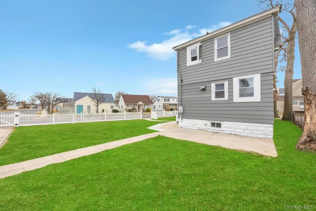 17 Sapir Street, Hempstead, NY, 3 Bedrooms Bedrooms, 8 Rooms Rooms,3 BathroomsBathrooms,Residential,For Rent,Sapir,0,1010988 17 Sapir Street, Hempstead, NY, 3 Bedrooms Bedrooms, 8 Rooms Rooms,3 BathroomsBathrooms,Residential,For Rent,Sapir,0,1010988
