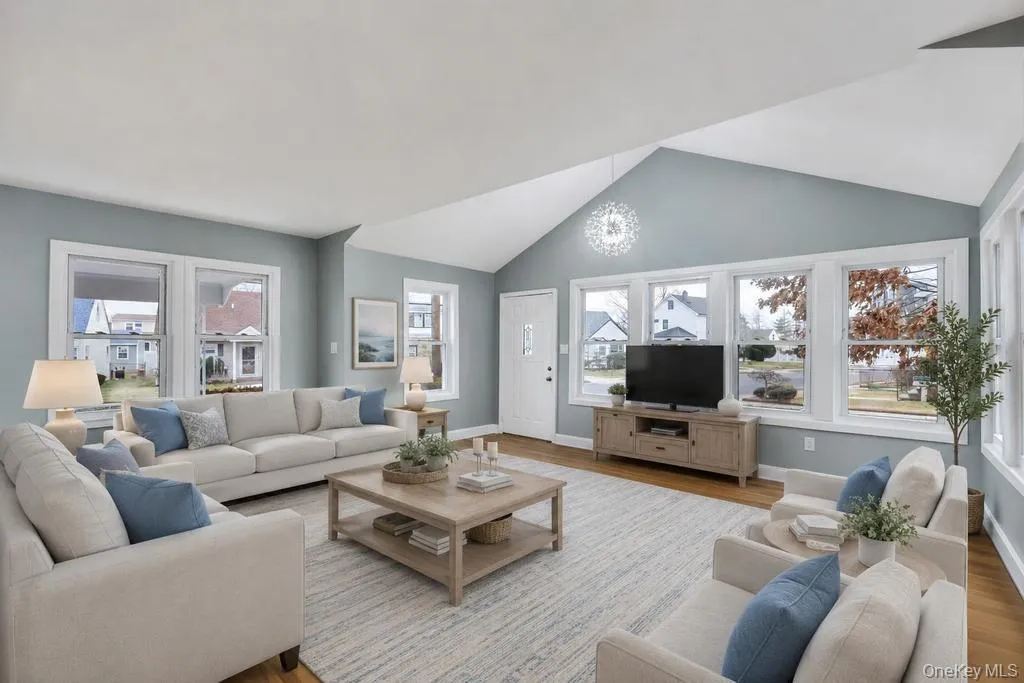 17 Sapir Street, Hempstead, NY, 3 Bedrooms Bedrooms, 8 Rooms Rooms,3 BathroomsBathrooms,Residential,For Rent,Sapir,0,1010988 17 Sapir Street, Hempstead, NY, 3 Bedrooms Bedrooms, 8 Rooms Rooms,3 BathroomsBathrooms,Residential,For Rent,Sapir,0,1010988