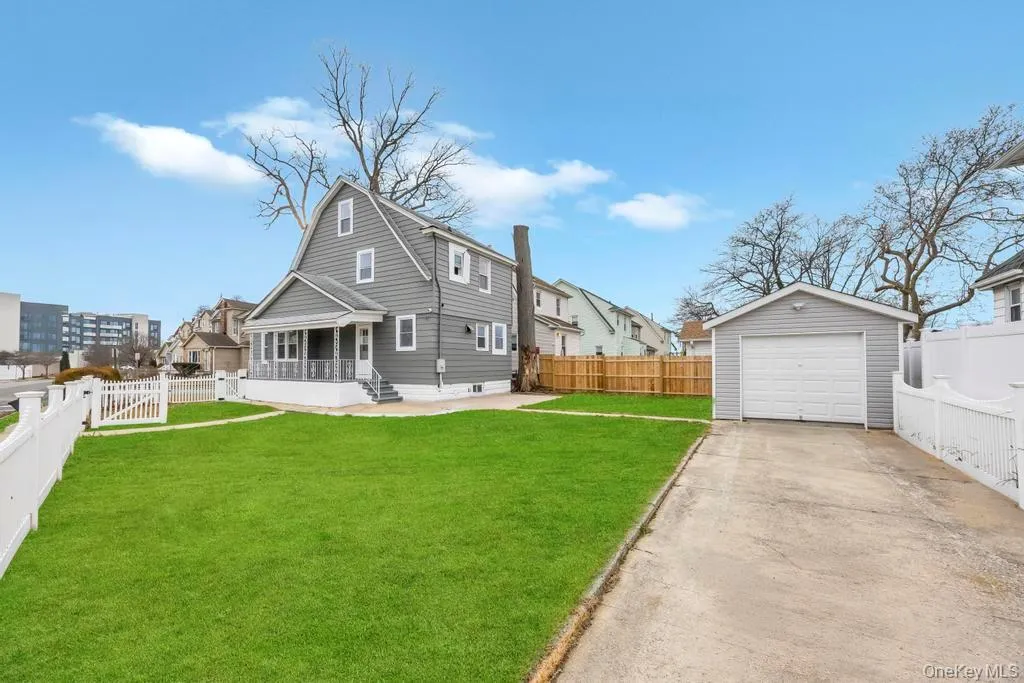 17 Sapir Street, Hempstead, NY, 3 Bedrooms Bedrooms, 8 Rooms Rooms,3 BathroomsBathrooms,Residential,For Rent,Sapir,0,1010988 17 Sapir Street, Hempstead, NY, 3 Bedrooms Bedrooms, 8 Rooms Rooms,3 BathroomsBathrooms,Residential,For Rent,Sapir,0,1010988