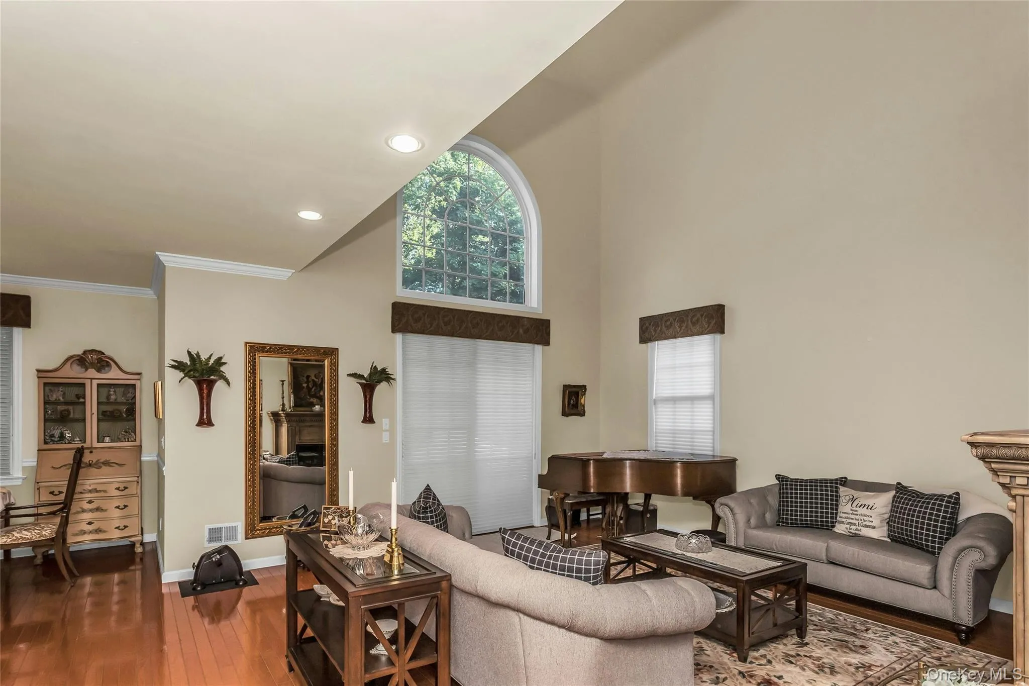 698 Balfour Place, Huntington, NY, 2 Bedrooms Bedrooms, 6 Rooms Rooms,2 BathroomsBathrooms,Residential,For Rent,Balfour,0,1010989 698 Balfour Place, Huntington, NY, 2 Bedrooms Bedrooms, 6 Rooms Rooms,2 BathroomsBathrooms,Residential,For Rent,Balfour,0,1010989