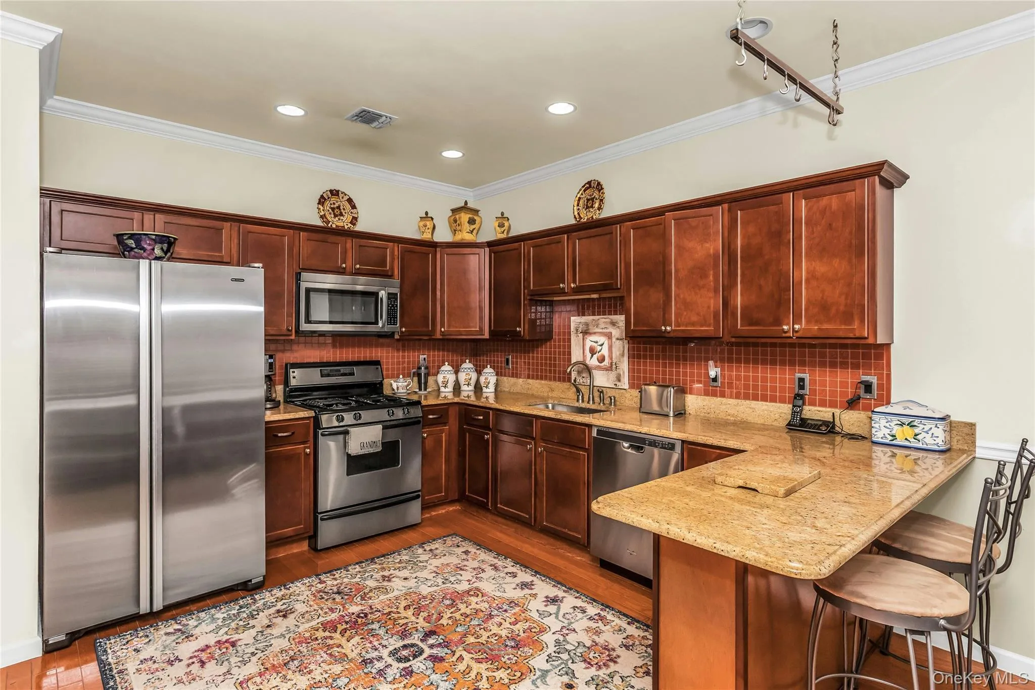 698 Balfour Place, Huntington, NY, 2 Bedrooms Bedrooms, 6 Rooms Rooms,2 BathroomsBathrooms,Residential,For Rent,Balfour,0,1010989 698 Balfour Place, Huntington, NY, 2 Bedrooms Bedrooms, 6 Rooms Rooms,2 BathroomsBathrooms,Residential,For Rent,Balfour,0,1010989
