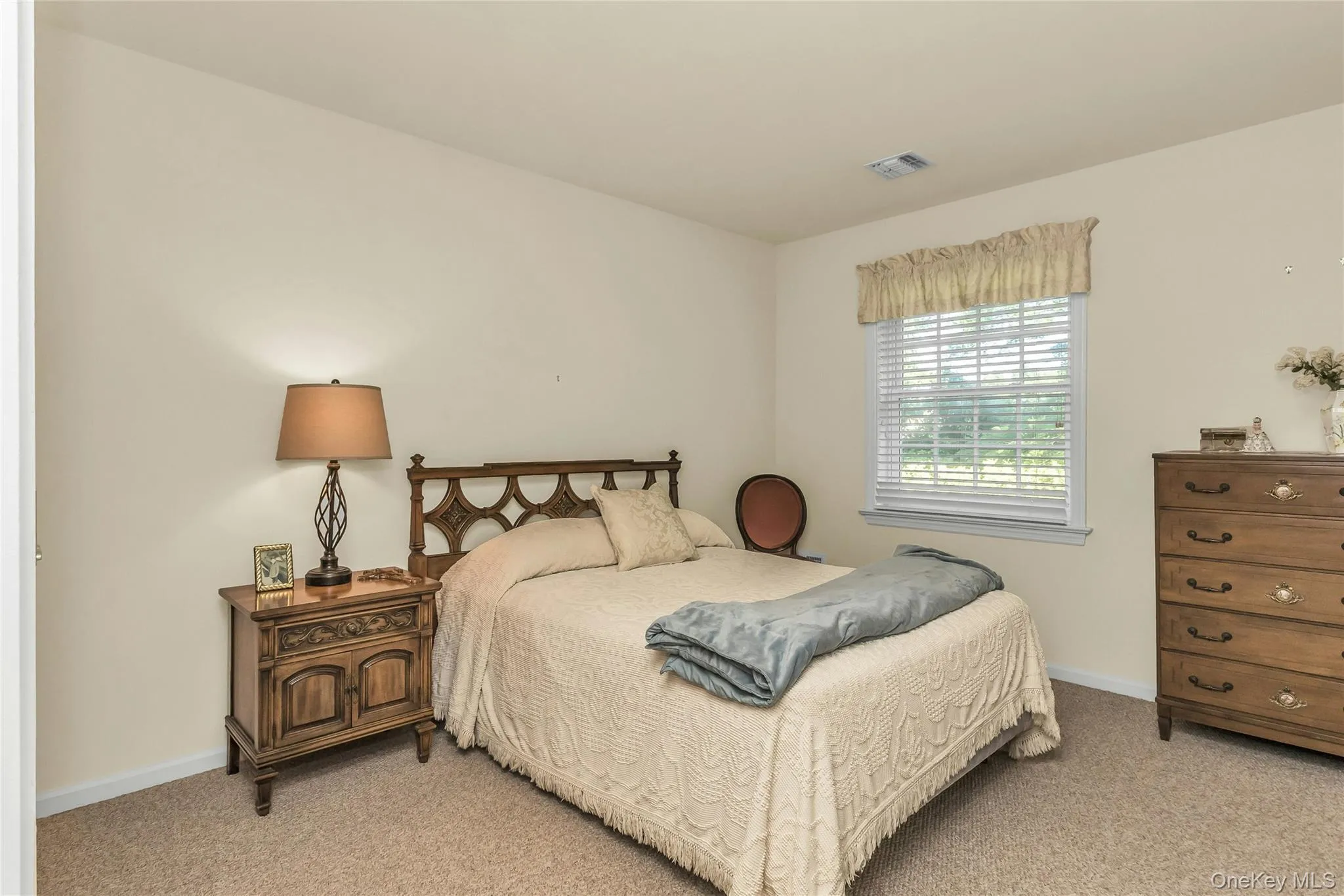698 Balfour Place, Huntington, NY, 2 Bedrooms Bedrooms, 6 Rooms Rooms,2 BathroomsBathrooms,Residential,For Rent,Balfour,0,1010989 698 Balfour Place, Huntington, NY, 2 Bedrooms Bedrooms, 6 Rooms Rooms,2 BathroomsBathrooms,Residential,For Rent,Balfour,0,1010989