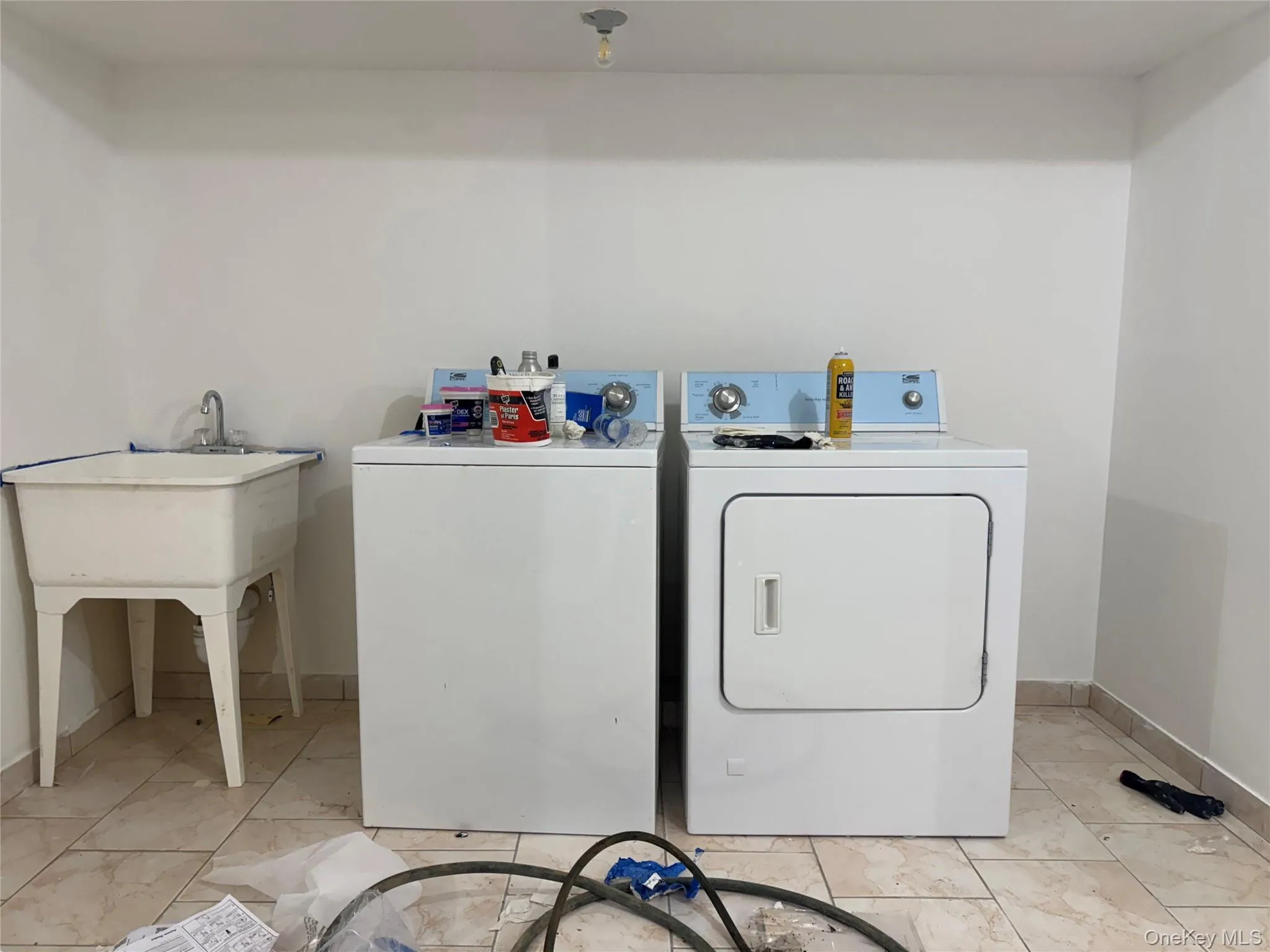 4033 191st Street, New York, NY, 3 Bedrooms Bedrooms, 7 Rooms Rooms,3 BathroomsBathrooms,Residential Lease,For Rent,191st,0,1010996 4033 191st Street, New York, NY, 3 Bedrooms Bedrooms, 7 Rooms Rooms,3 BathroomsBathrooms,Residential Lease,For Rent,191st,0,1010996