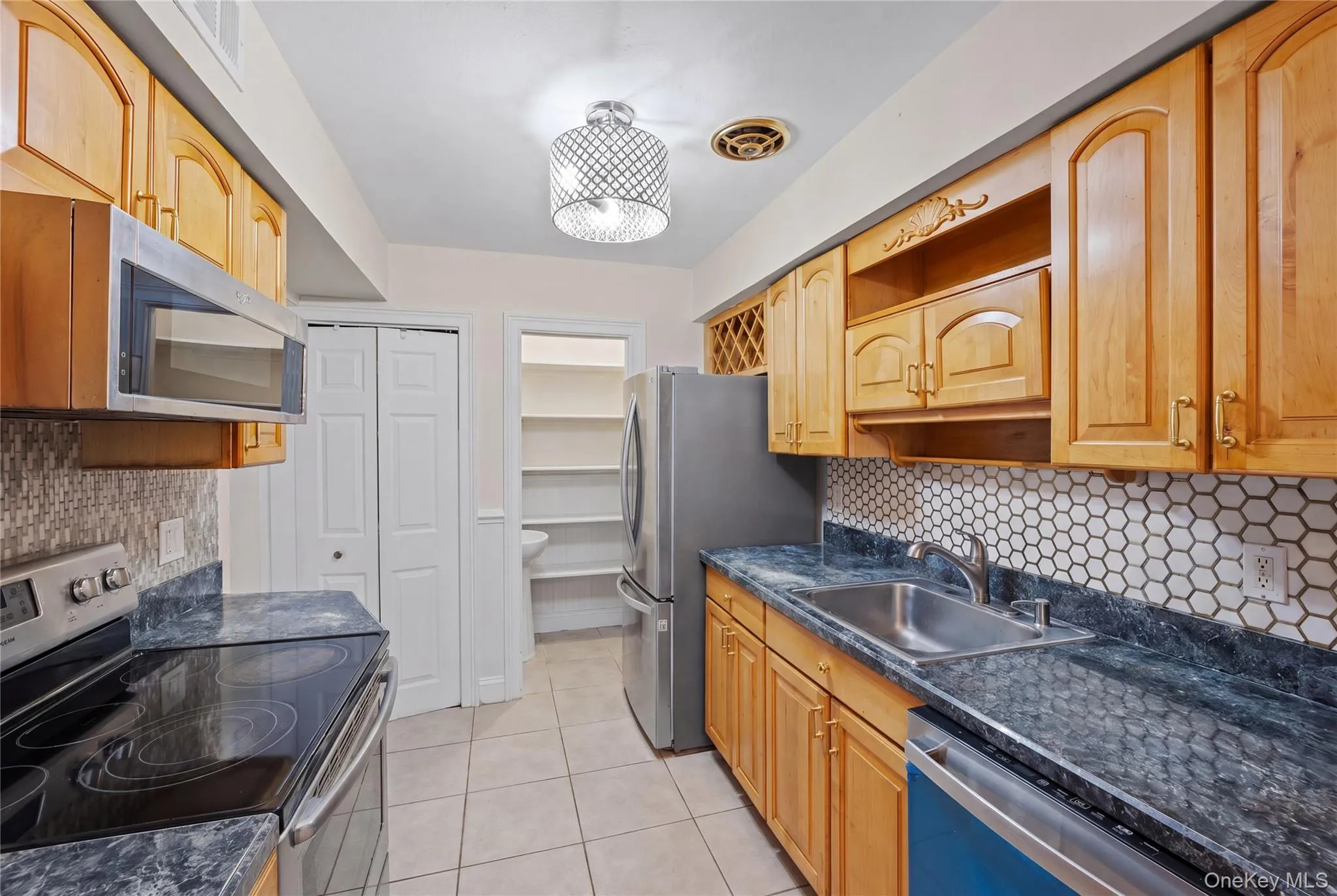 8 Independence Court, Brookhaven, NY, 2 Bedrooms Bedrooms, 6 Rooms Rooms,1 BathroomBathrooms,Residential,For Rent,Independence,0,1011005 8 Independence Court, Brookhaven, NY, 2 Bedrooms Bedrooms, 6 Rooms Rooms,1 BathroomBathrooms,Residential,For Rent,Independence,0,1011005