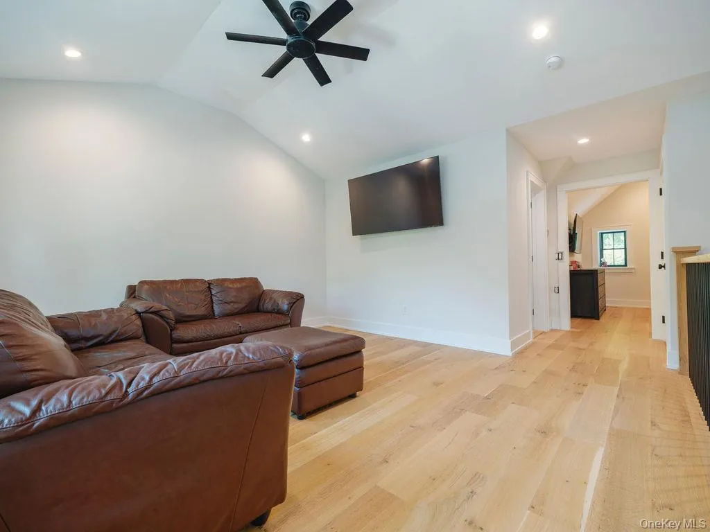 4525 Harbor Road, Southold, NY, 3 Bedrooms Bedrooms, 6 Rooms Rooms,2 BathroomsBathrooms,Residential Lease,For Rent,Harbor,0,1011006 4525 Harbor Road, Southold, NY, 3 Bedrooms Bedrooms, 6 Rooms Rooms,2 BathroomsBathrooms,Residential Lease,For Rent,Harbor,0,1011006