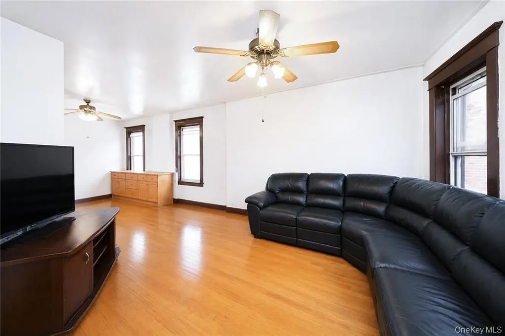 193 Forbell Street, New York, NY, 3 Bedrooms Bedrooms, 8 Rooms Rooms,3 BathroomsBathrooms,Residential,For Rent,Forbell,0,1011011 193 Forbell Street, New York, NY, 3 Bedrooms Bedrooms, 8 Rooms Rooms,3 BathroomsBathrooms,Residential,For Rent,Forbell,0,1011011