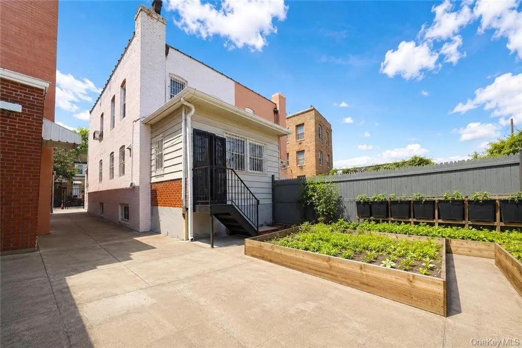 193 Forbell Street, New York, NY, 3 Bedrooms Bedrooms, 8 Rooms Rooms,3 BathroomsBathrooms,Residential,For Rent,Forbell,0,1011011 193 Forbell Street, New York, NY, 3 Bedrooms Bedrooms, 8 Rooms Rooms,3 BathroomsBathrooms,Residential,For Rent,Forbell,0,1011011